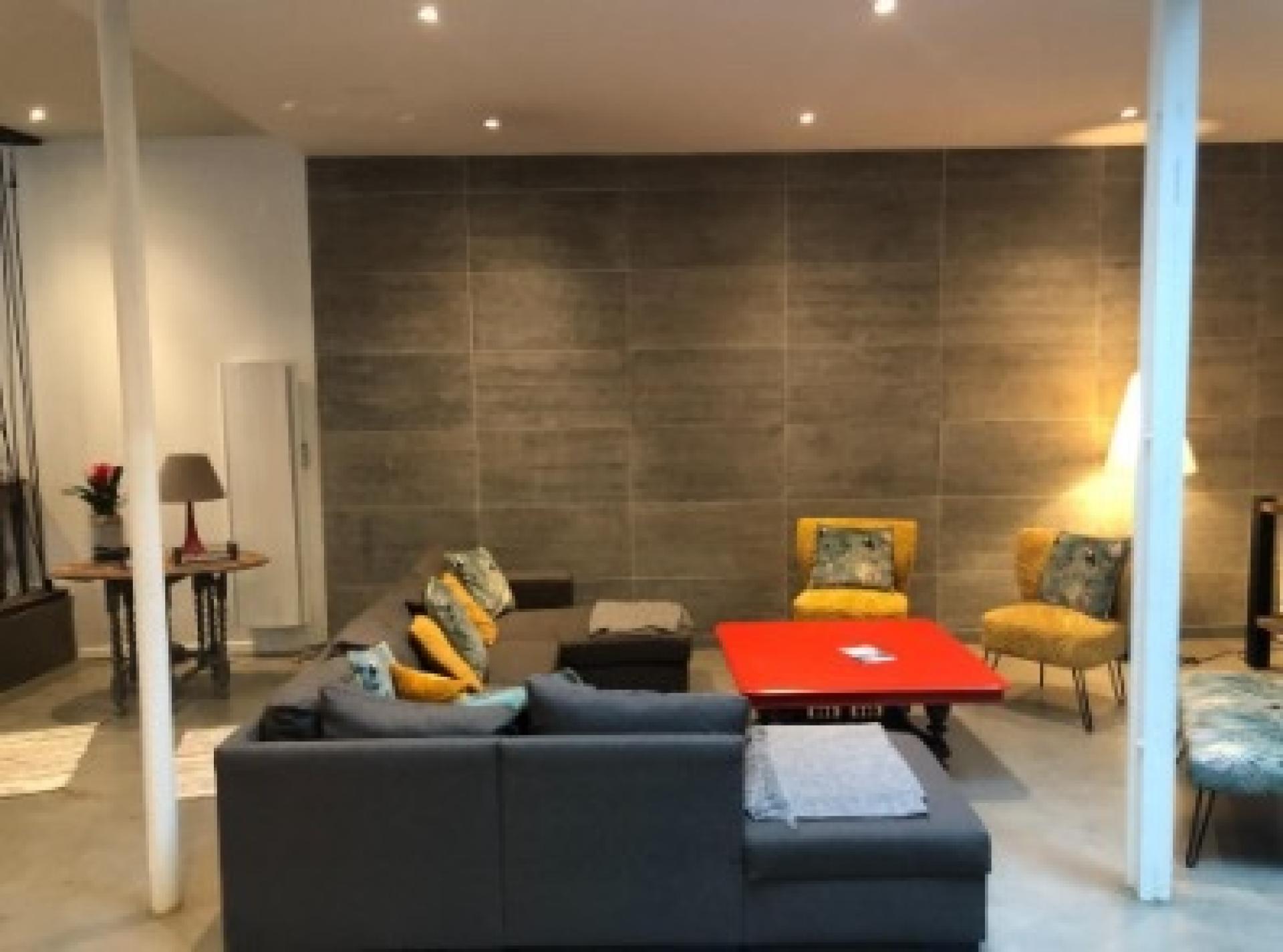 Photo 2 of the listing.