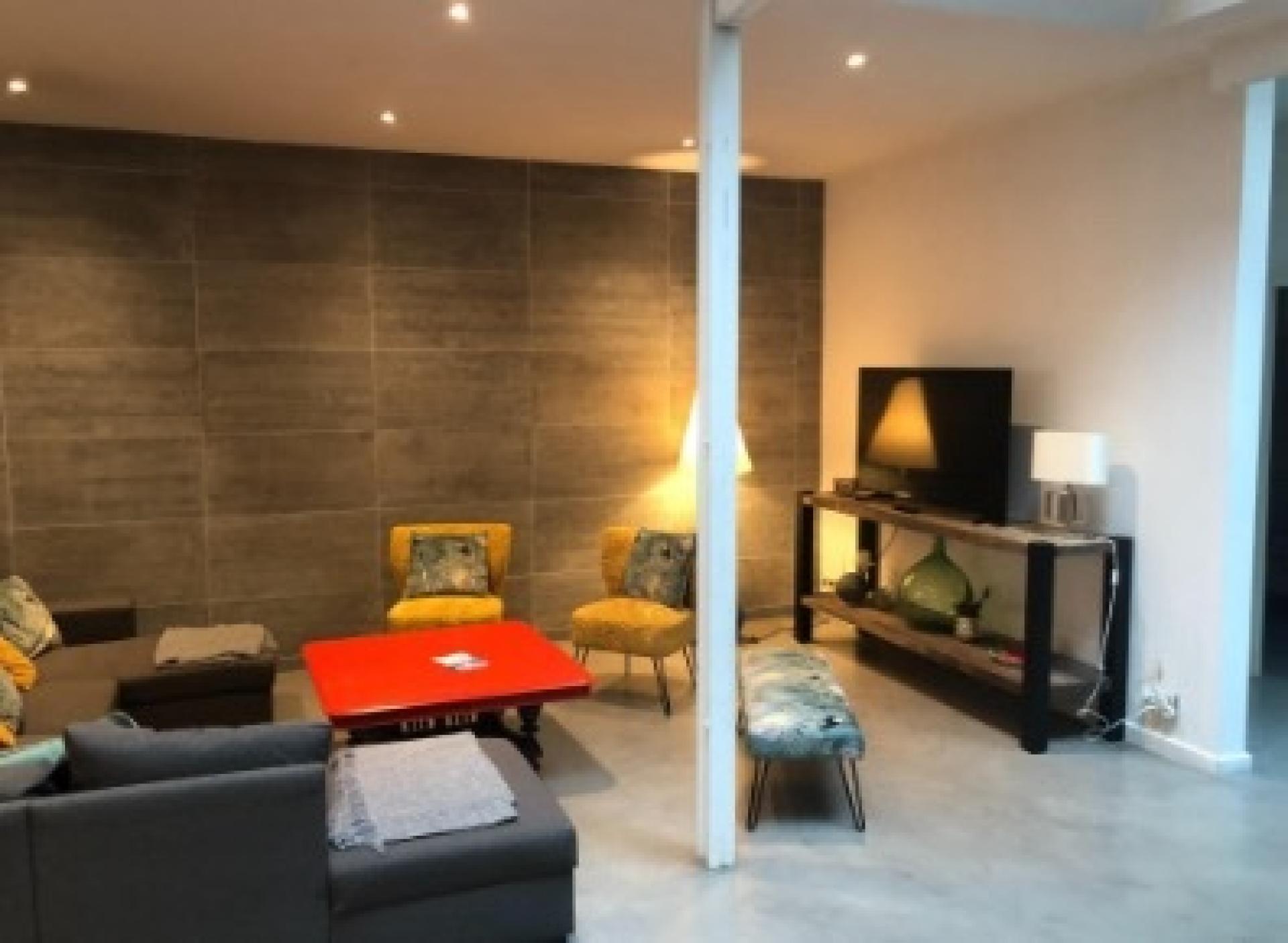 Photo 7 of the listing.