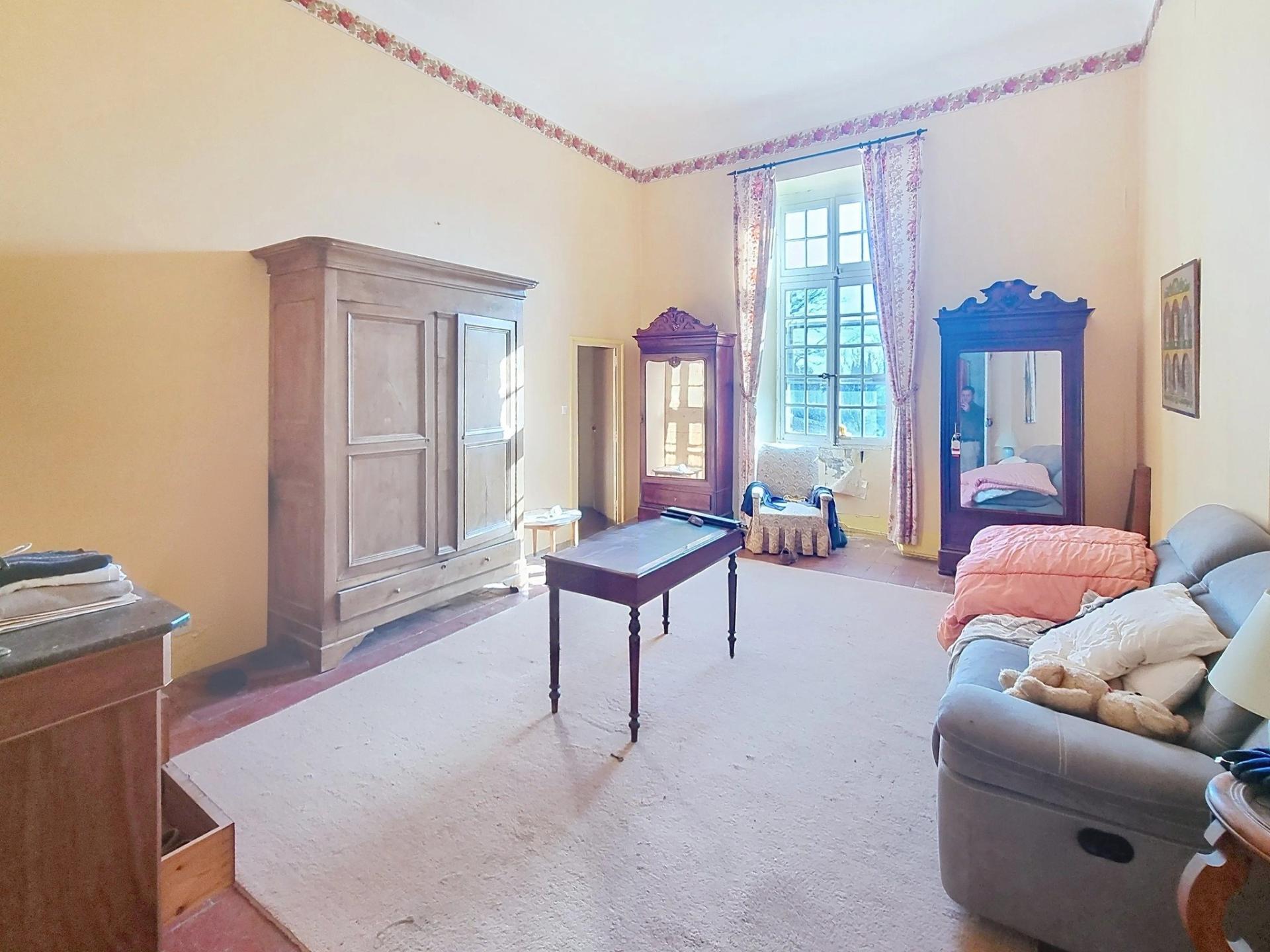 Photo 6 of the listing.