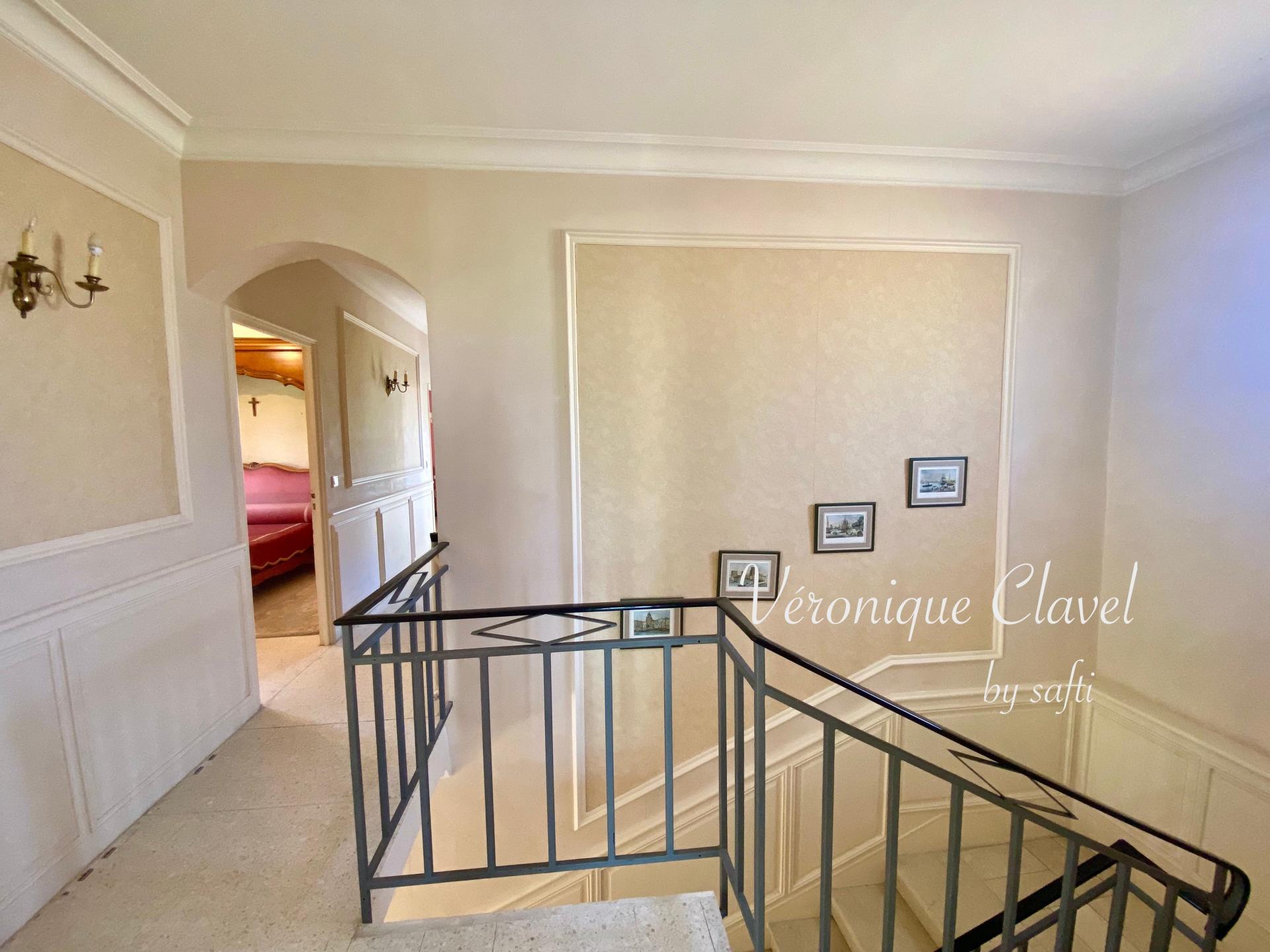 Photo 5 of the listing.