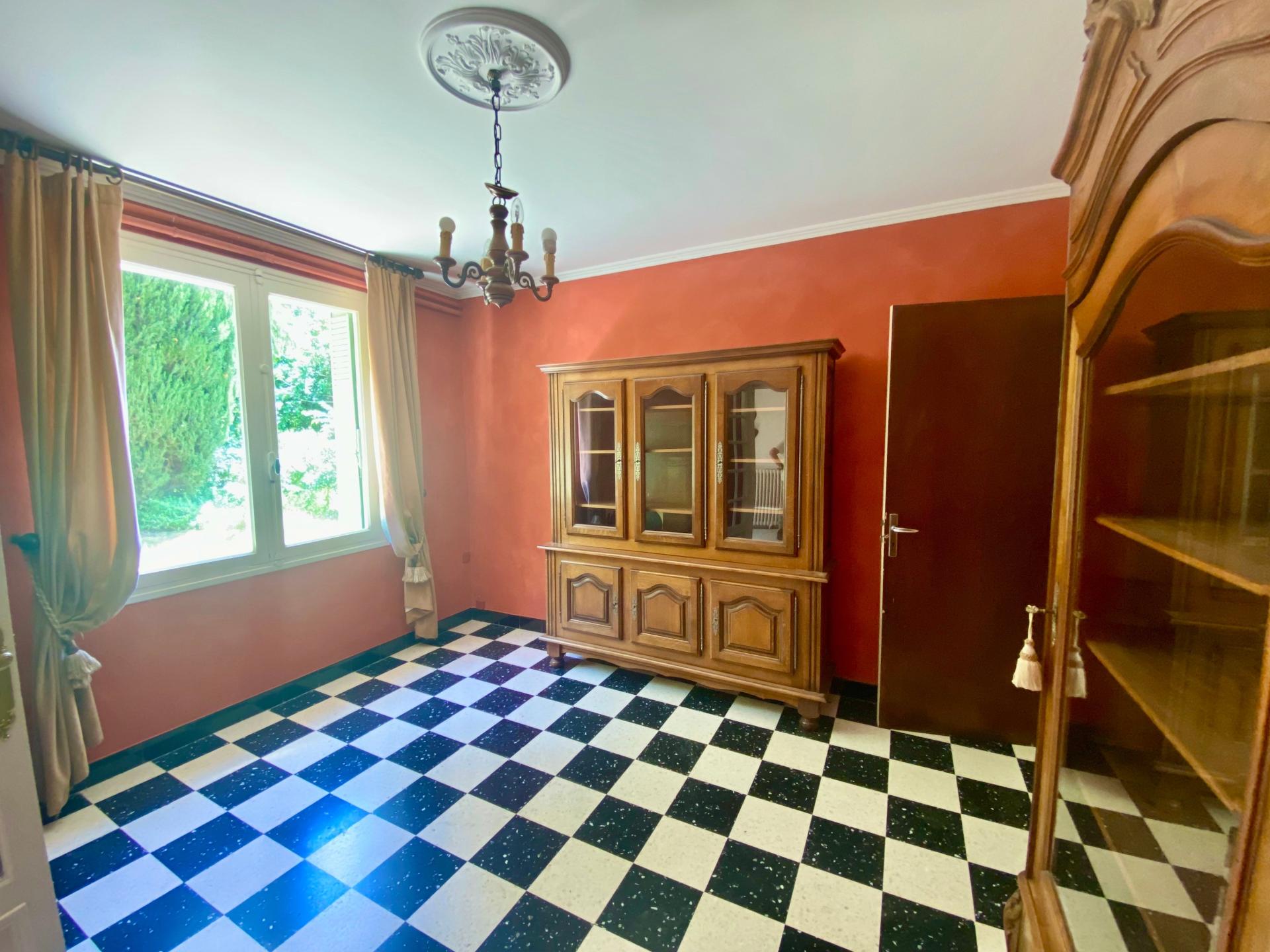 Photo 13 of the listing.