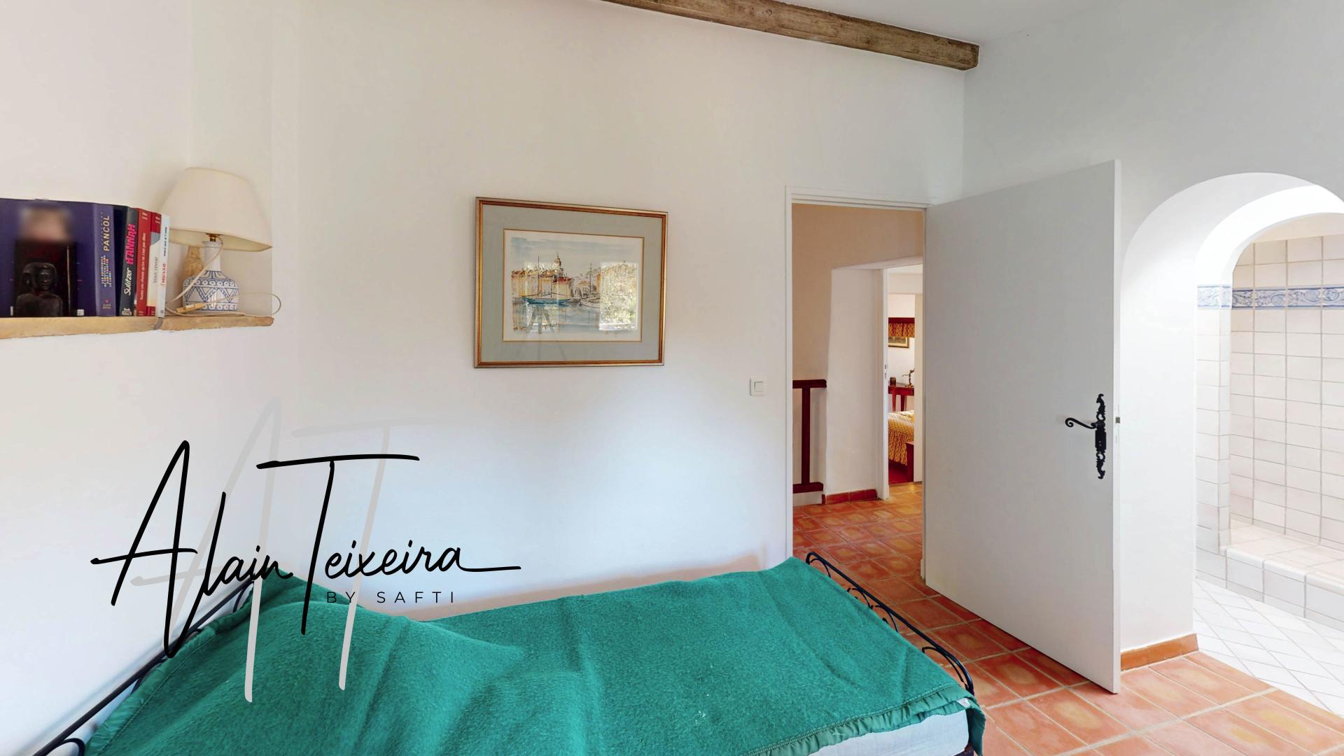 Photo 13 of the listing.