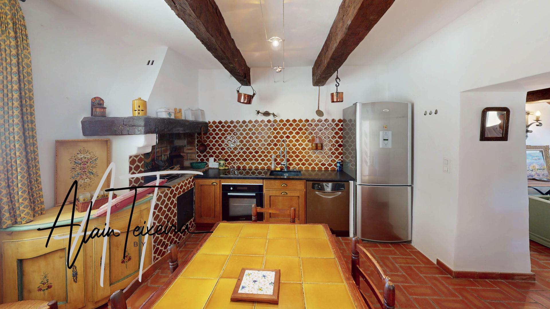 Photo 6 of the listing.