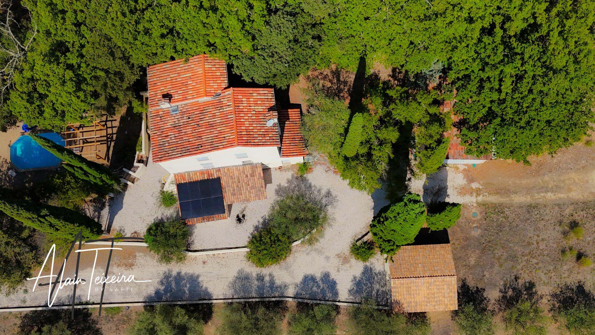 Photo 2 of the listing.