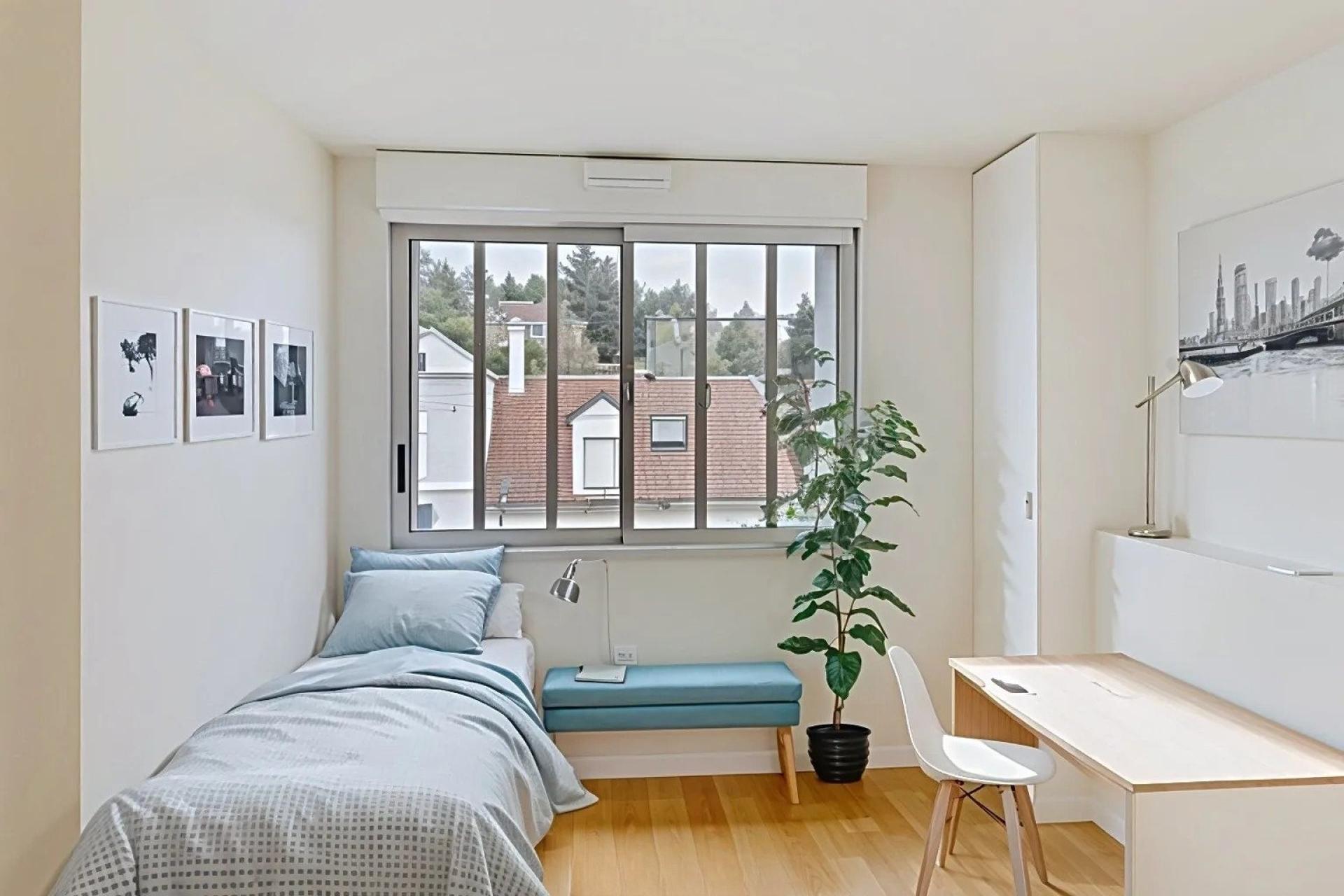 Photo 3 of the listing.