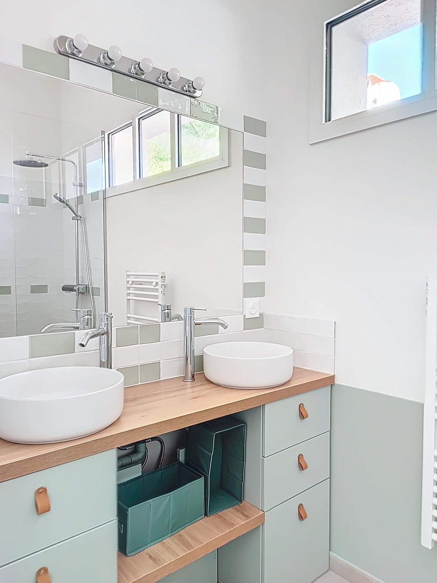 Photo 7 of the listing.