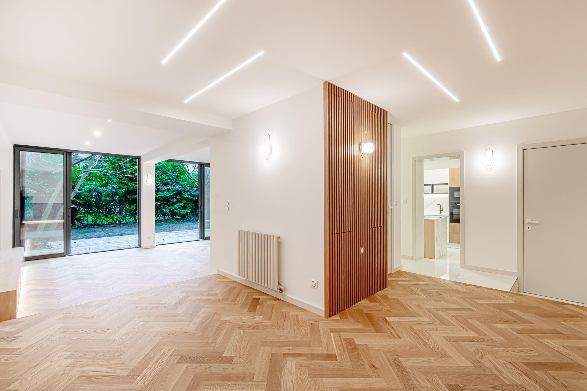 Photo 6 of the listing.