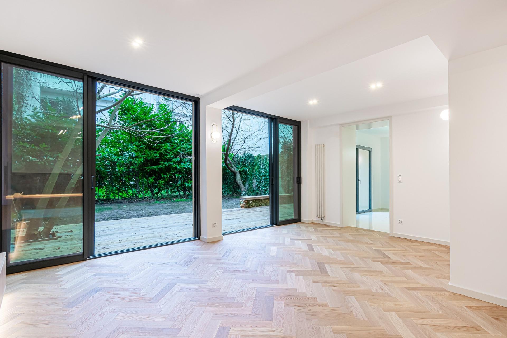 Photo 7 of the listing.