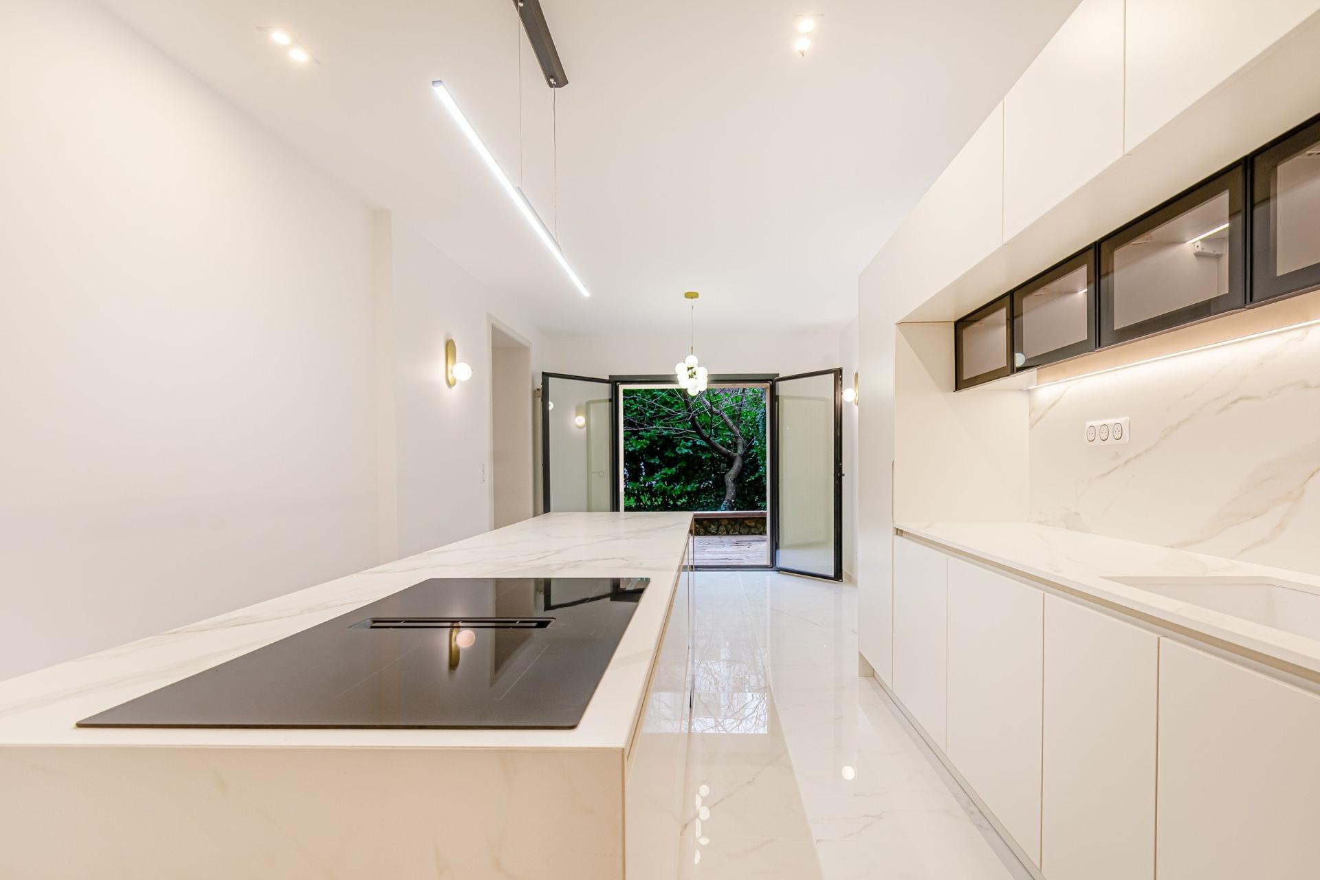 Photo 3 of the listing.