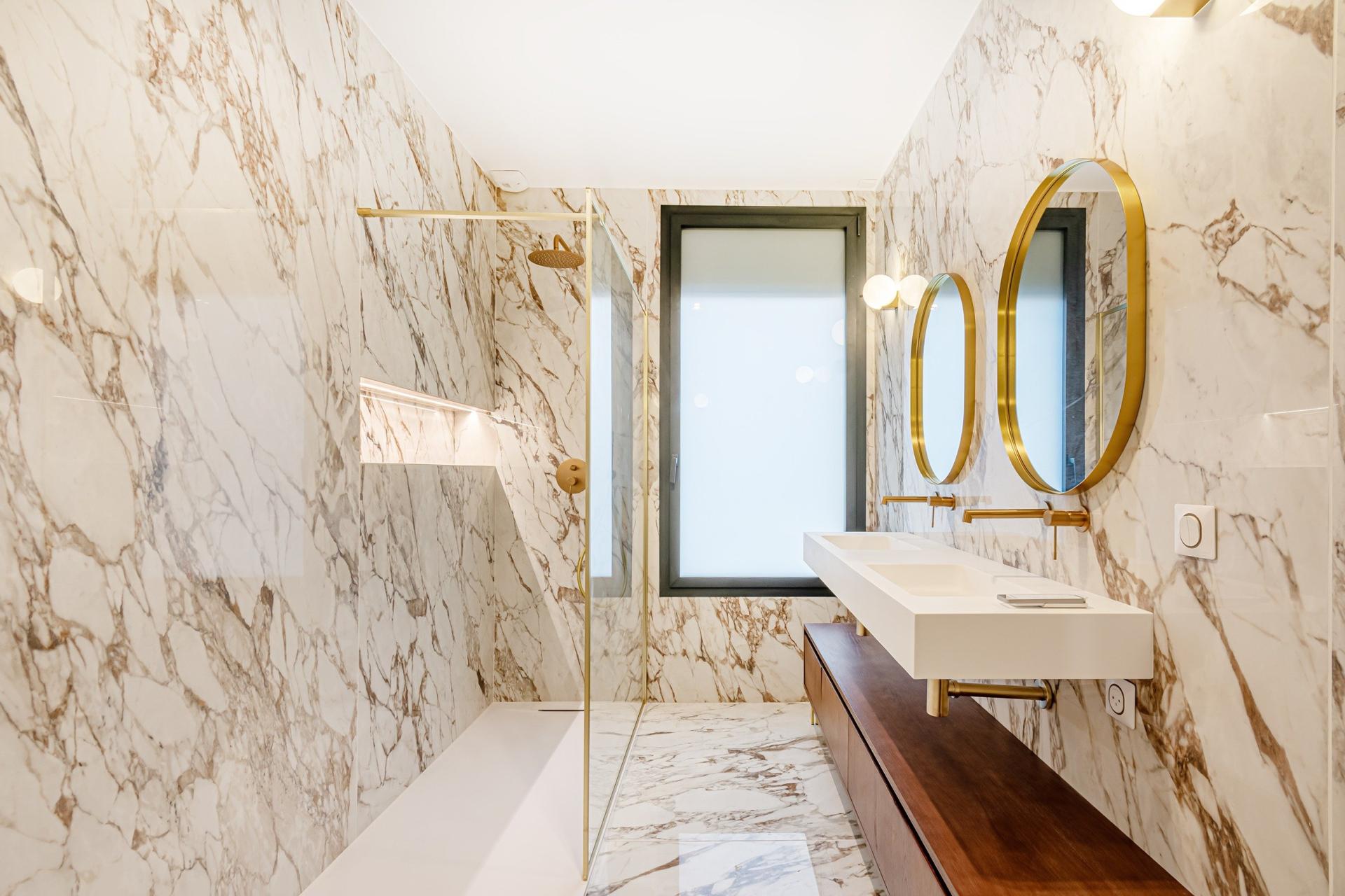 Photo 9 of the listing.