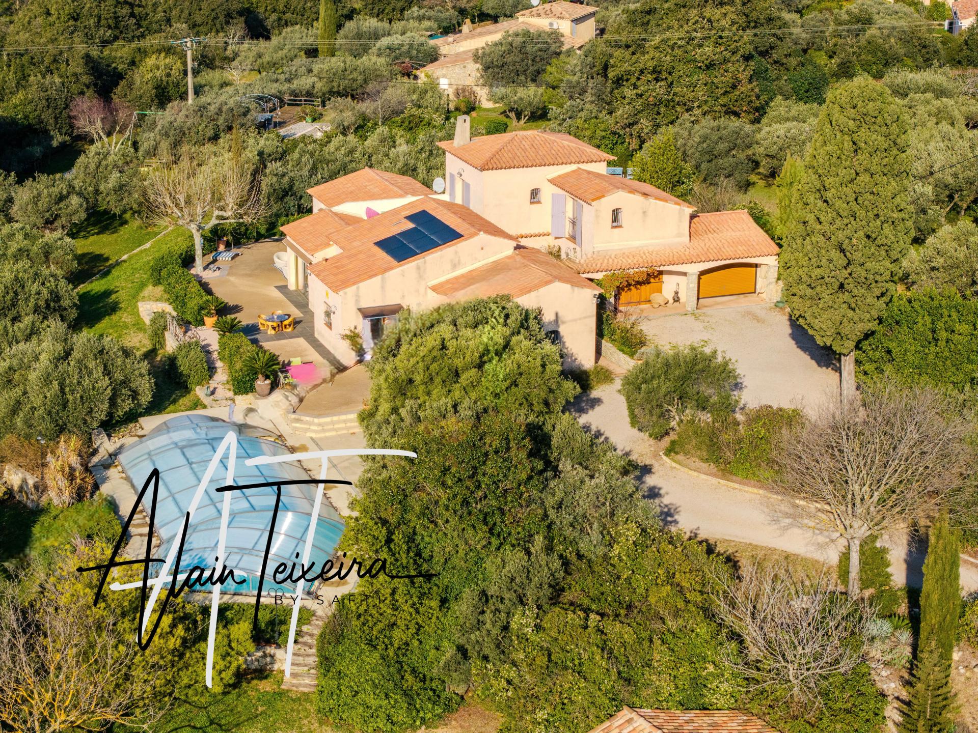 Photo 2 of the listing.