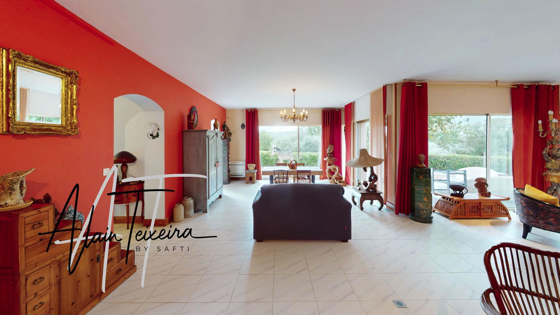 Photo 10 of the listing.