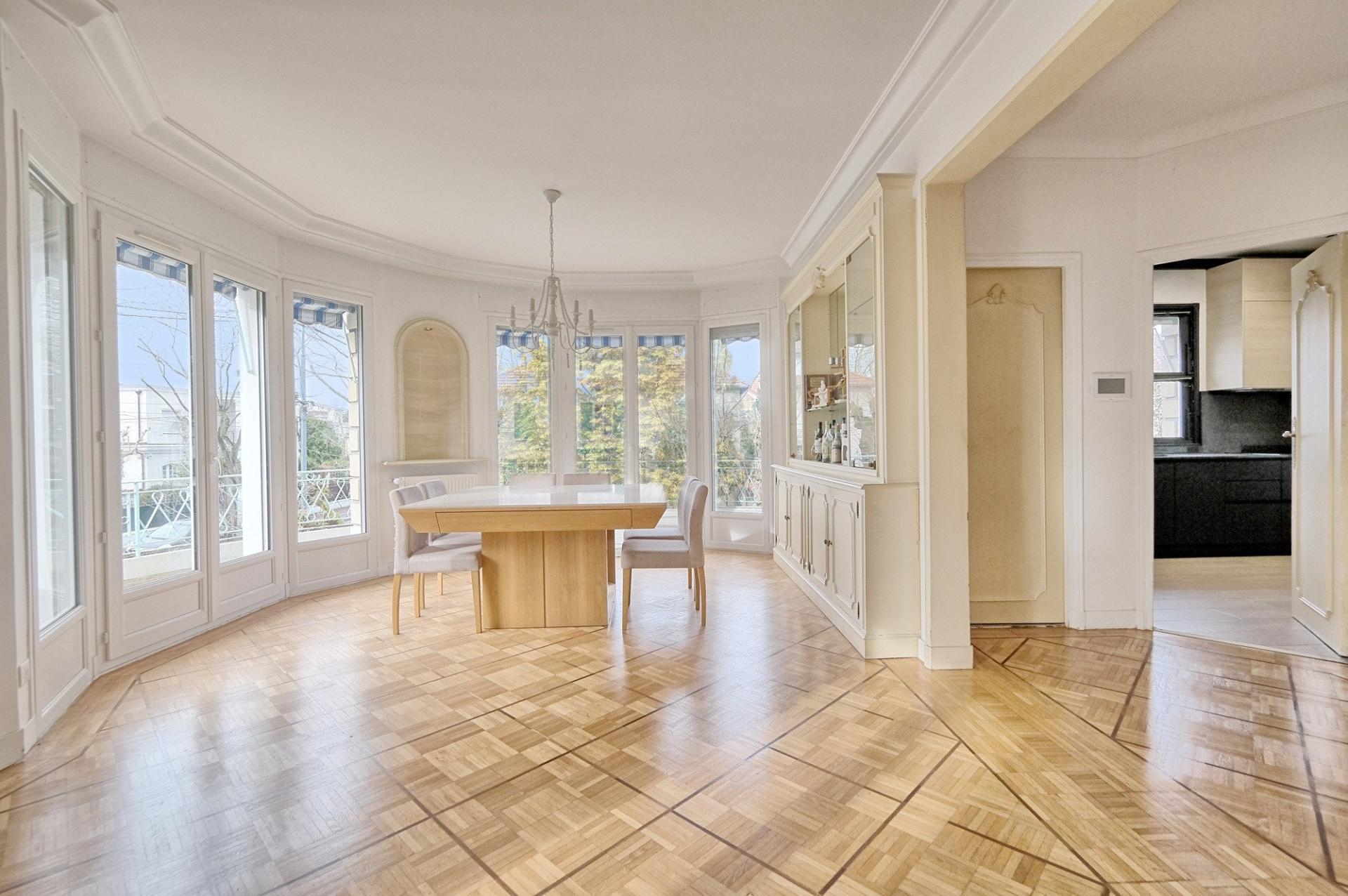 Photo 3 of the listing.