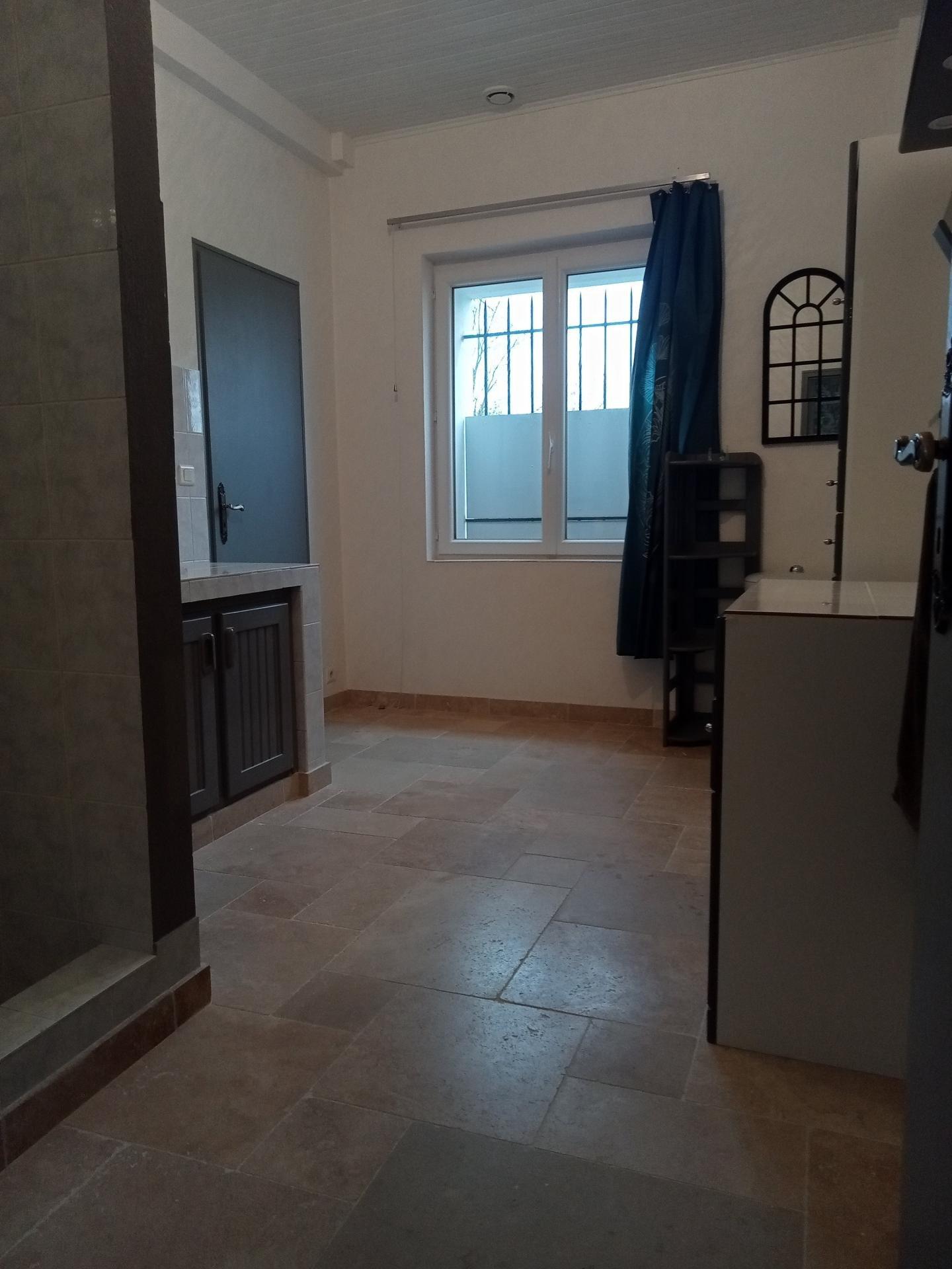 Photo 10 of the listing.