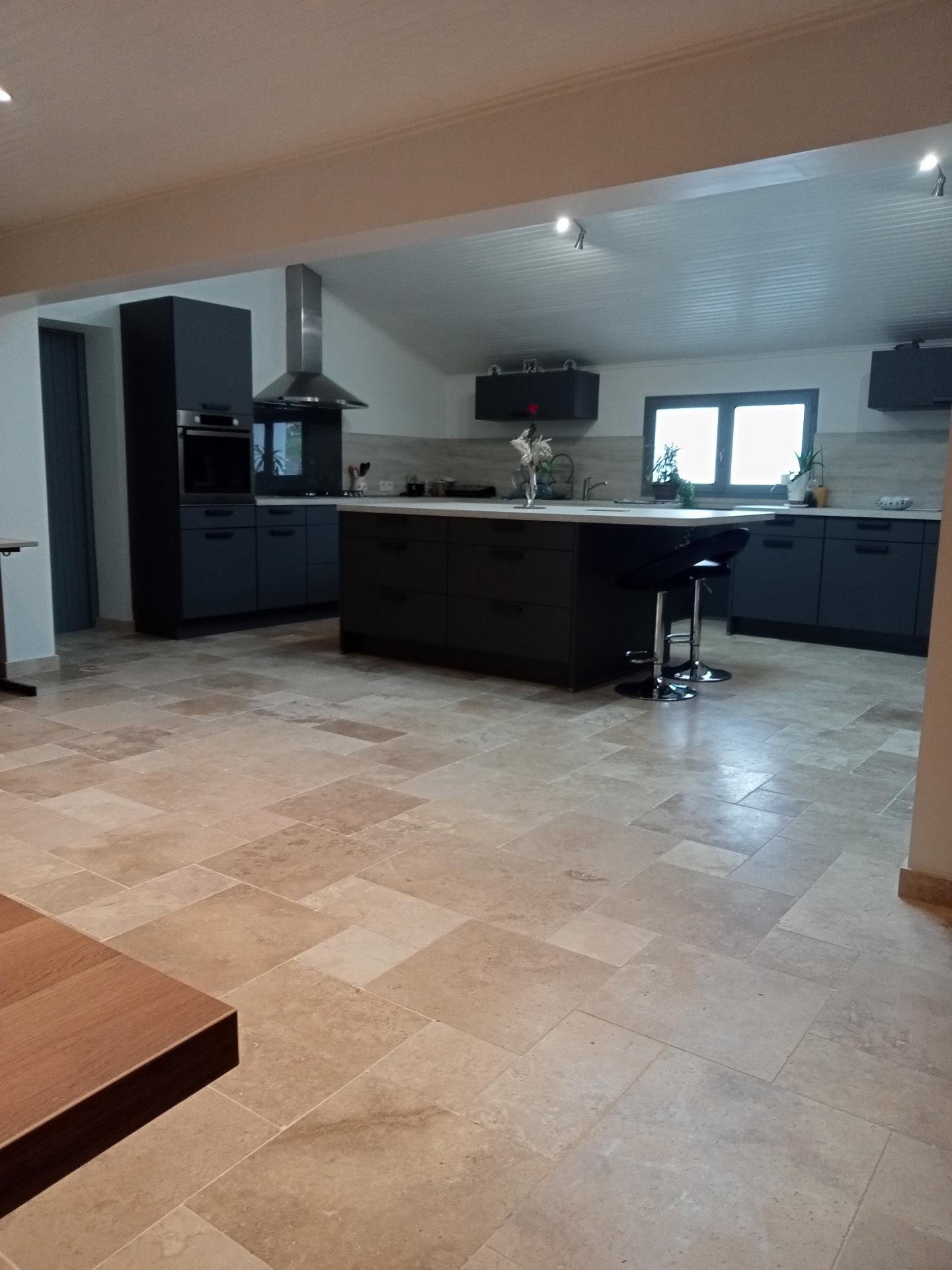 Photo 7 of the listing.