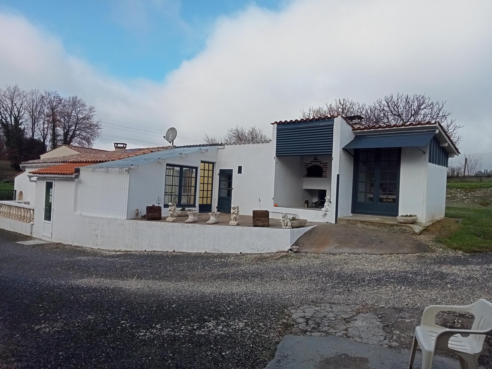 Photo 13 of the listing.