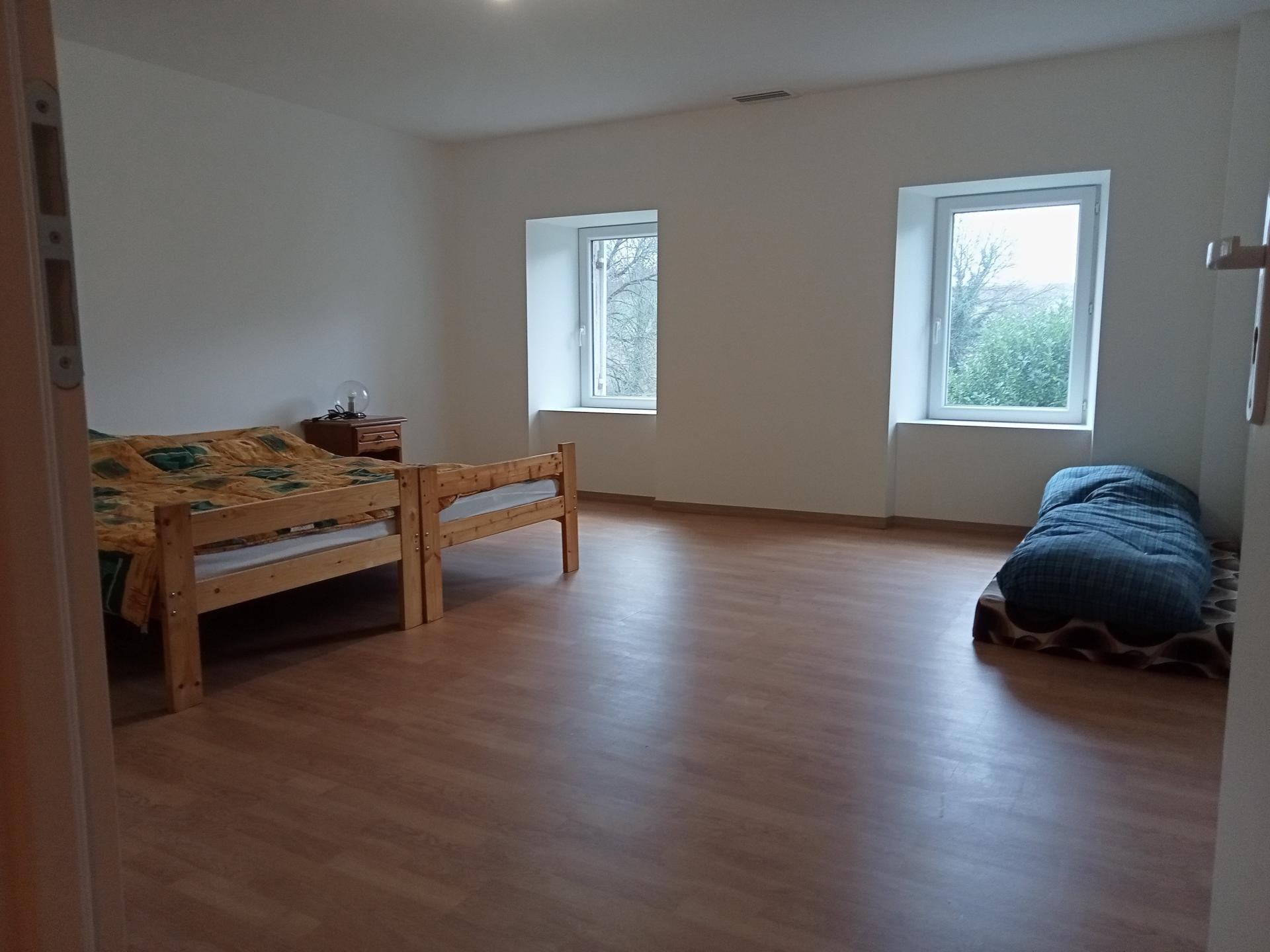 Photo 11 of the listing.