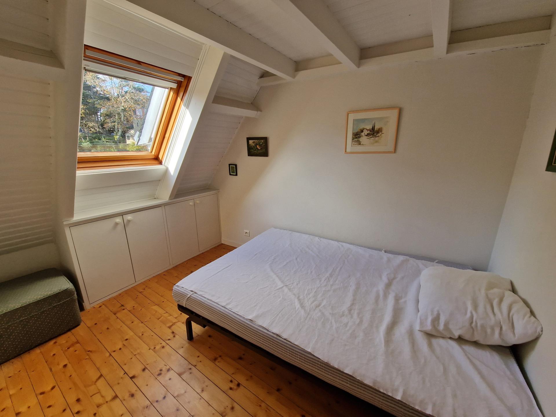 Photo 6 of the listing.