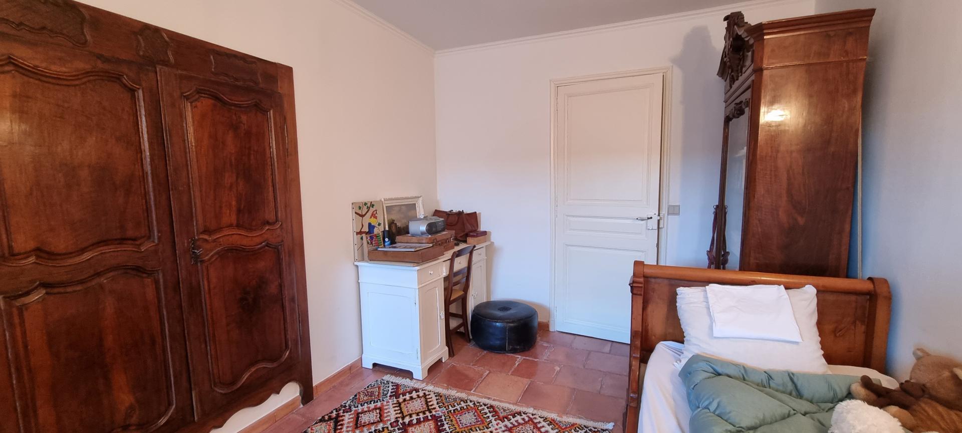 Photo 11 of the listing.