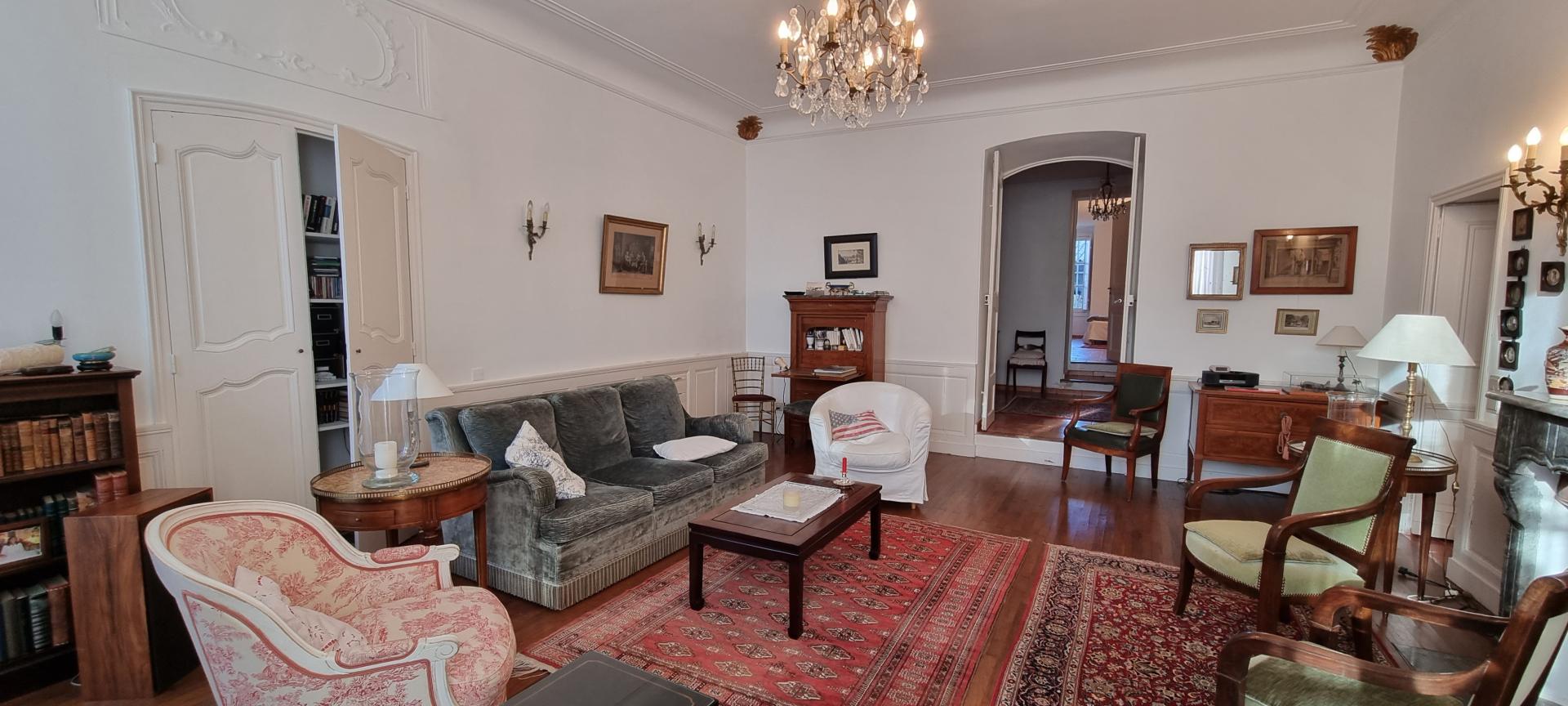 Photo 7 of the listing.