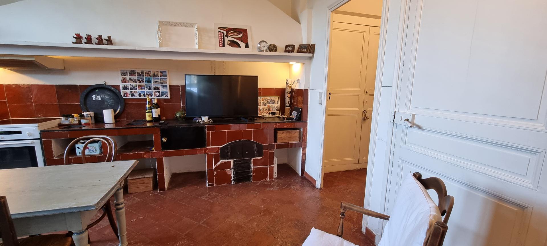 Photo 9 of the listing.