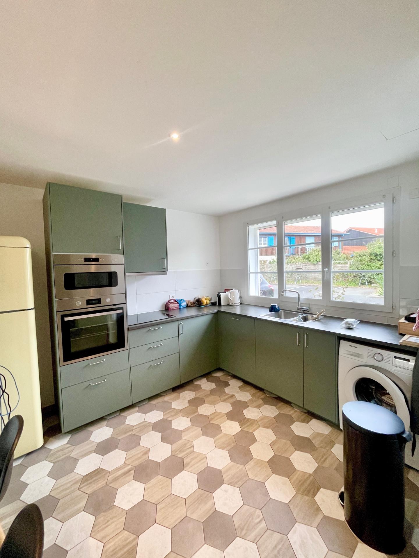 Photo 6 of the listing.