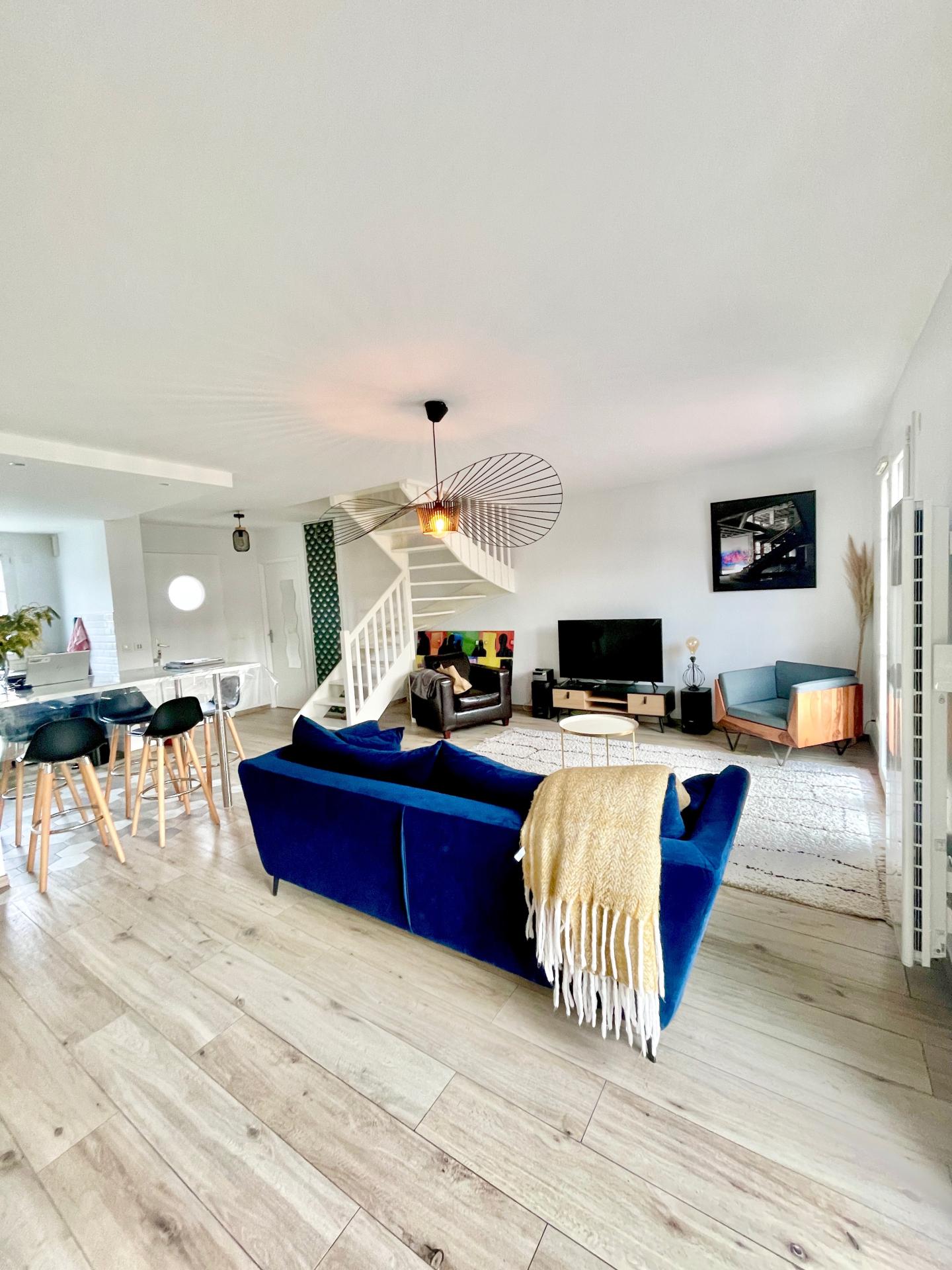 Photo 5 of the listing.