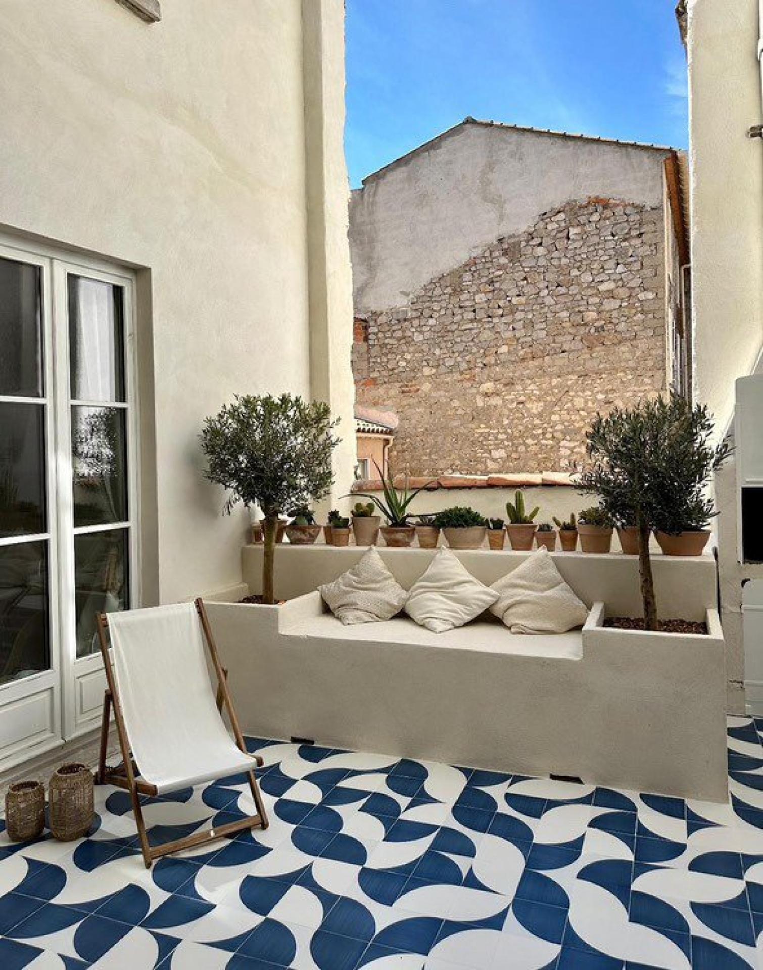 Photo 6 of the listing.