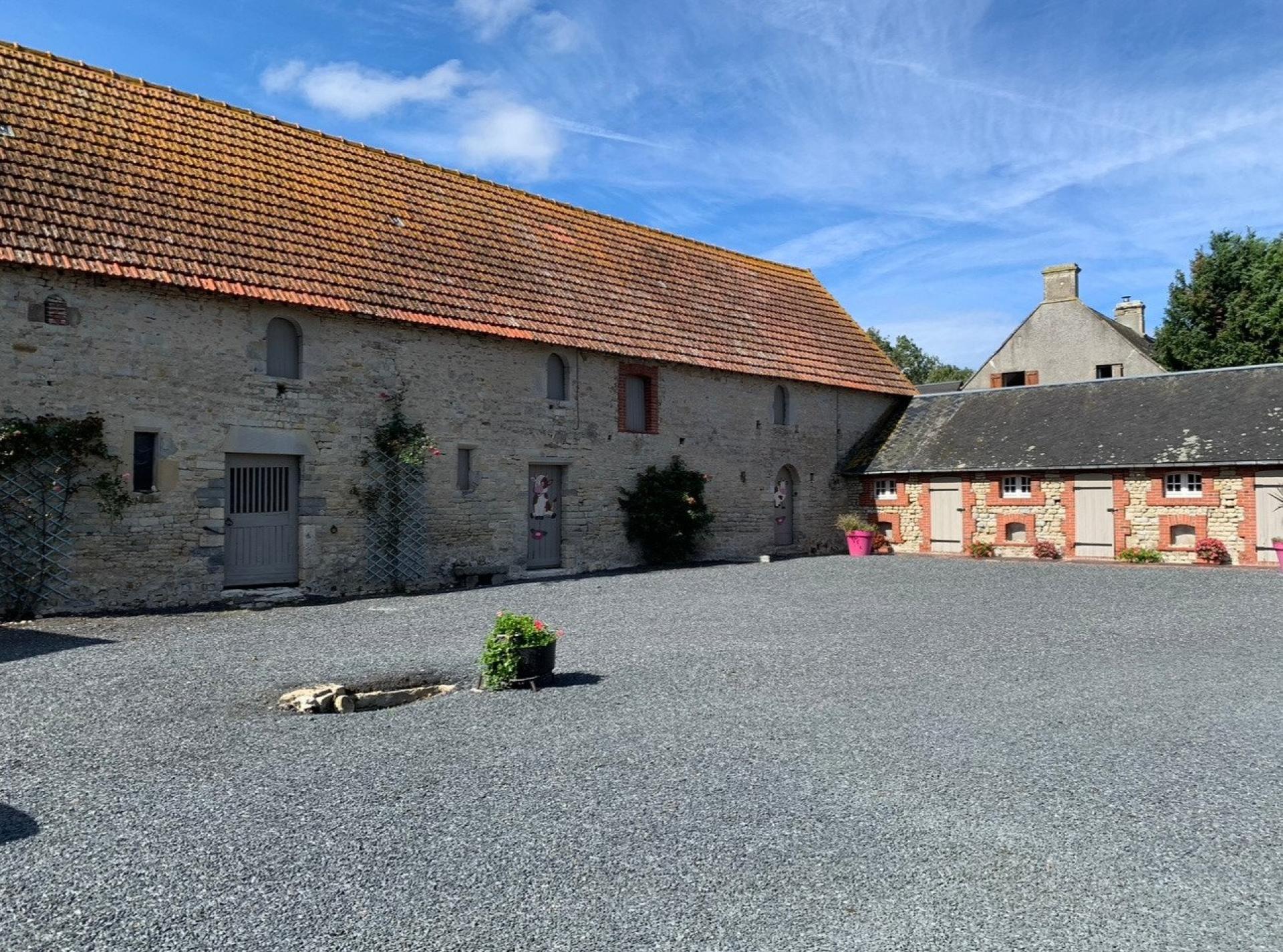 Photo 3 of the listing.