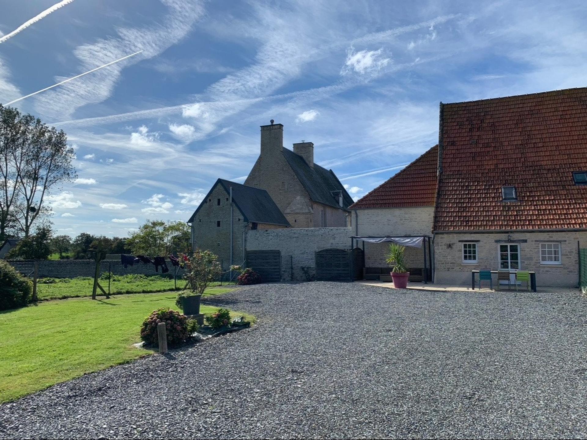 Photo 5 of the listing.