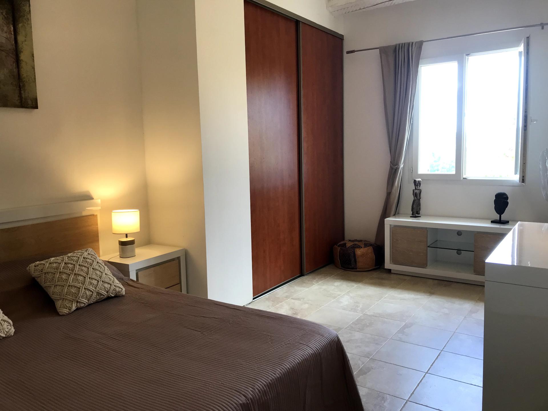 Photo 6 of the listing.