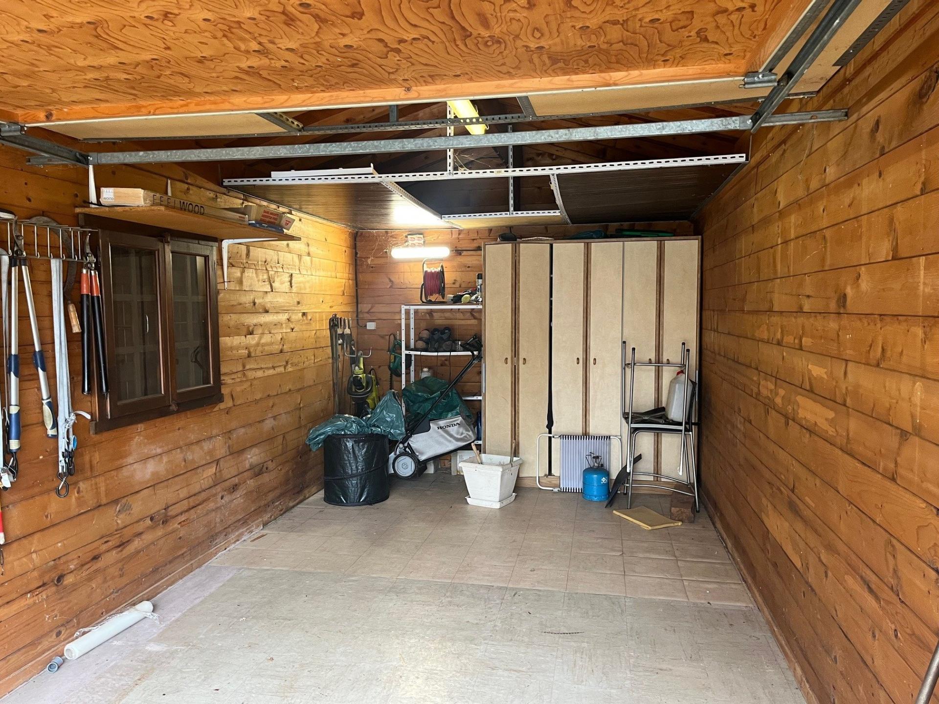 Photo 3 of the listing.