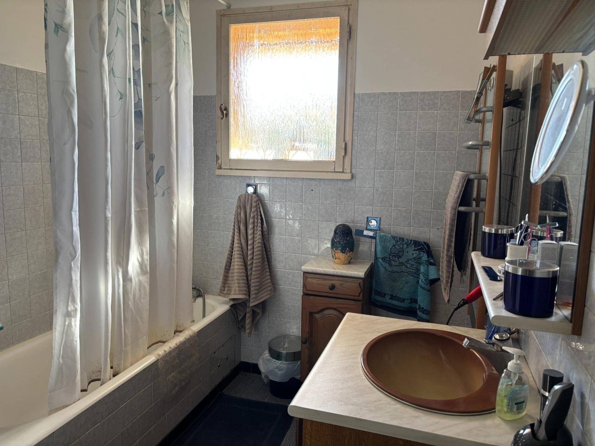 Photo 9 of the listing.