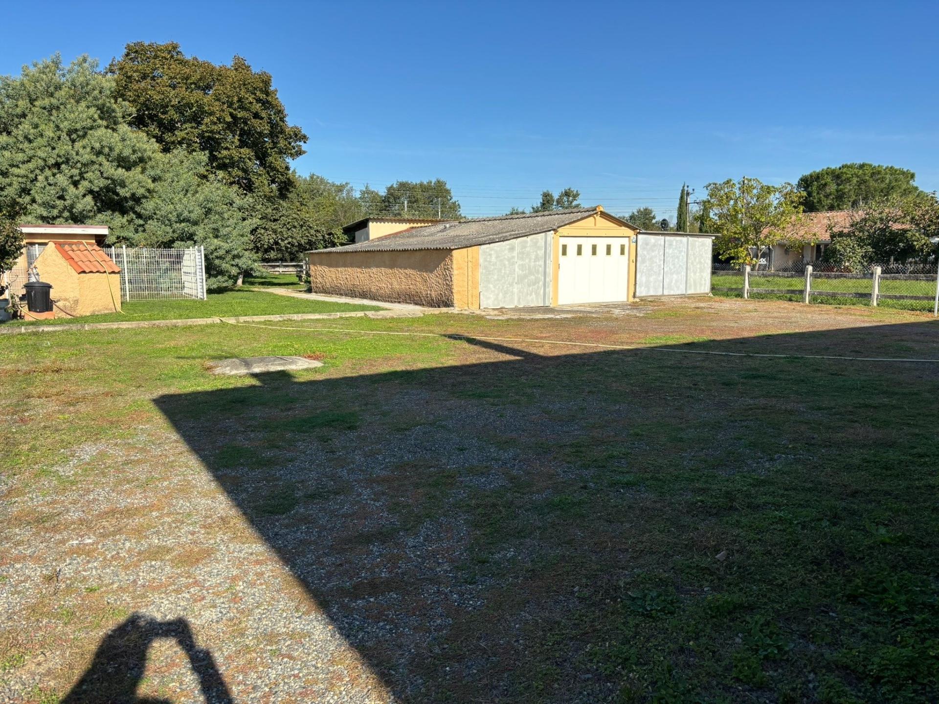 Photo 2 of the listing.