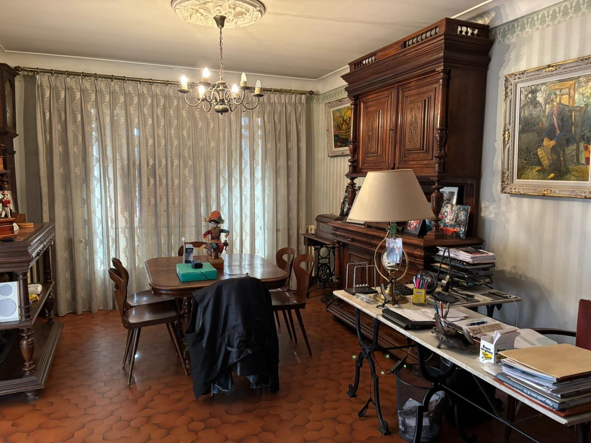 Photo 4 of the listing.