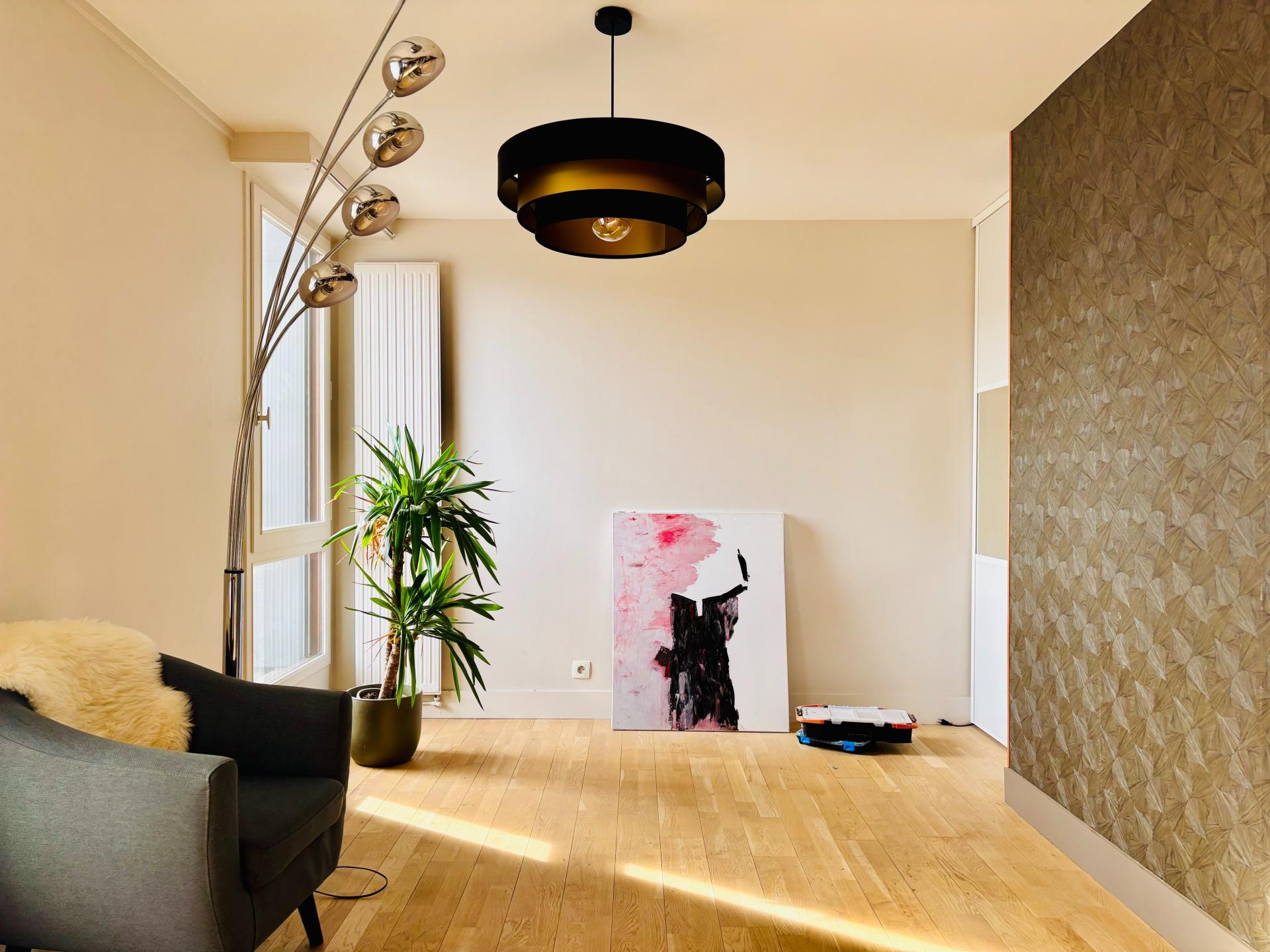 Photo 3 of the listing.