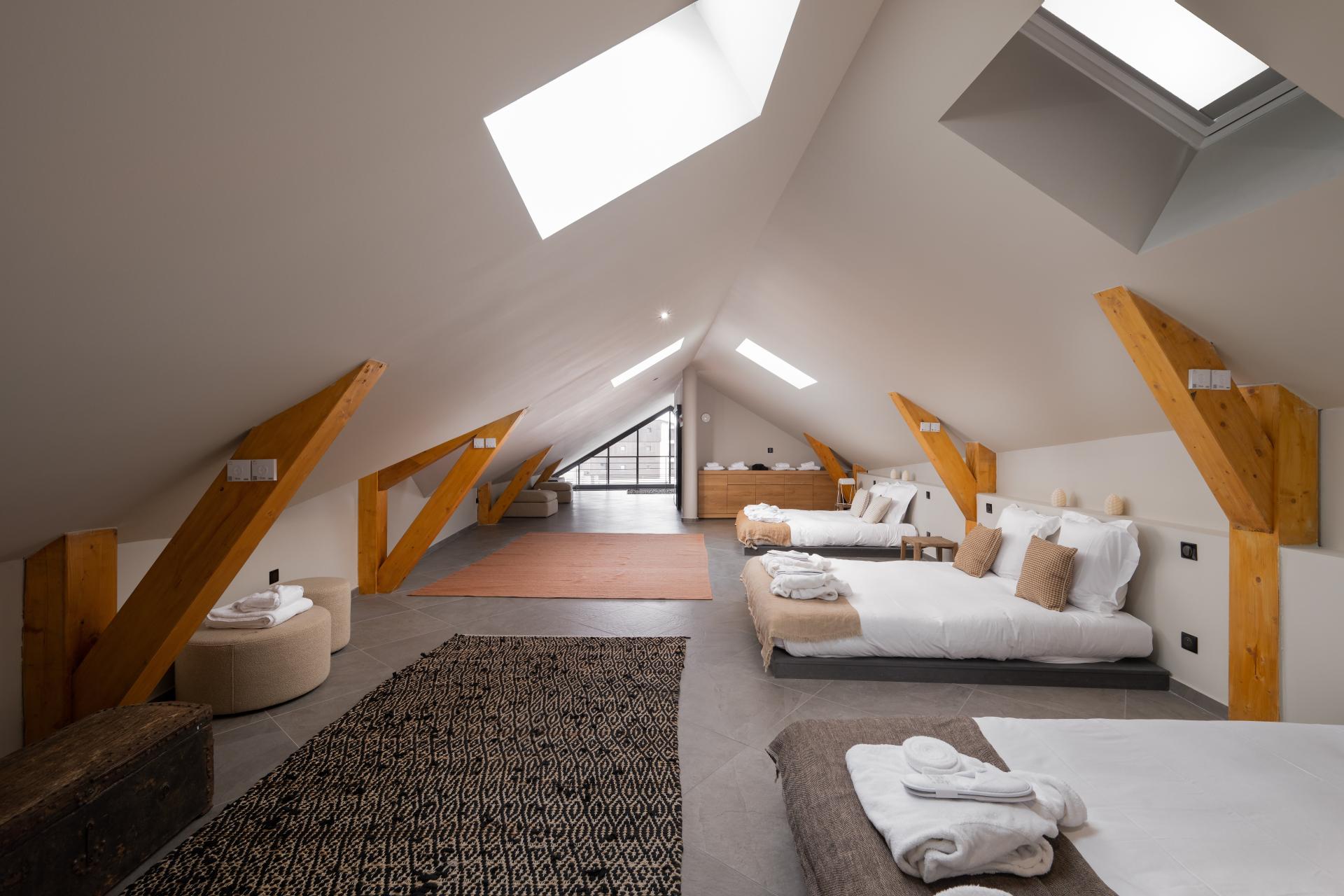 Photo 8 of the listing.