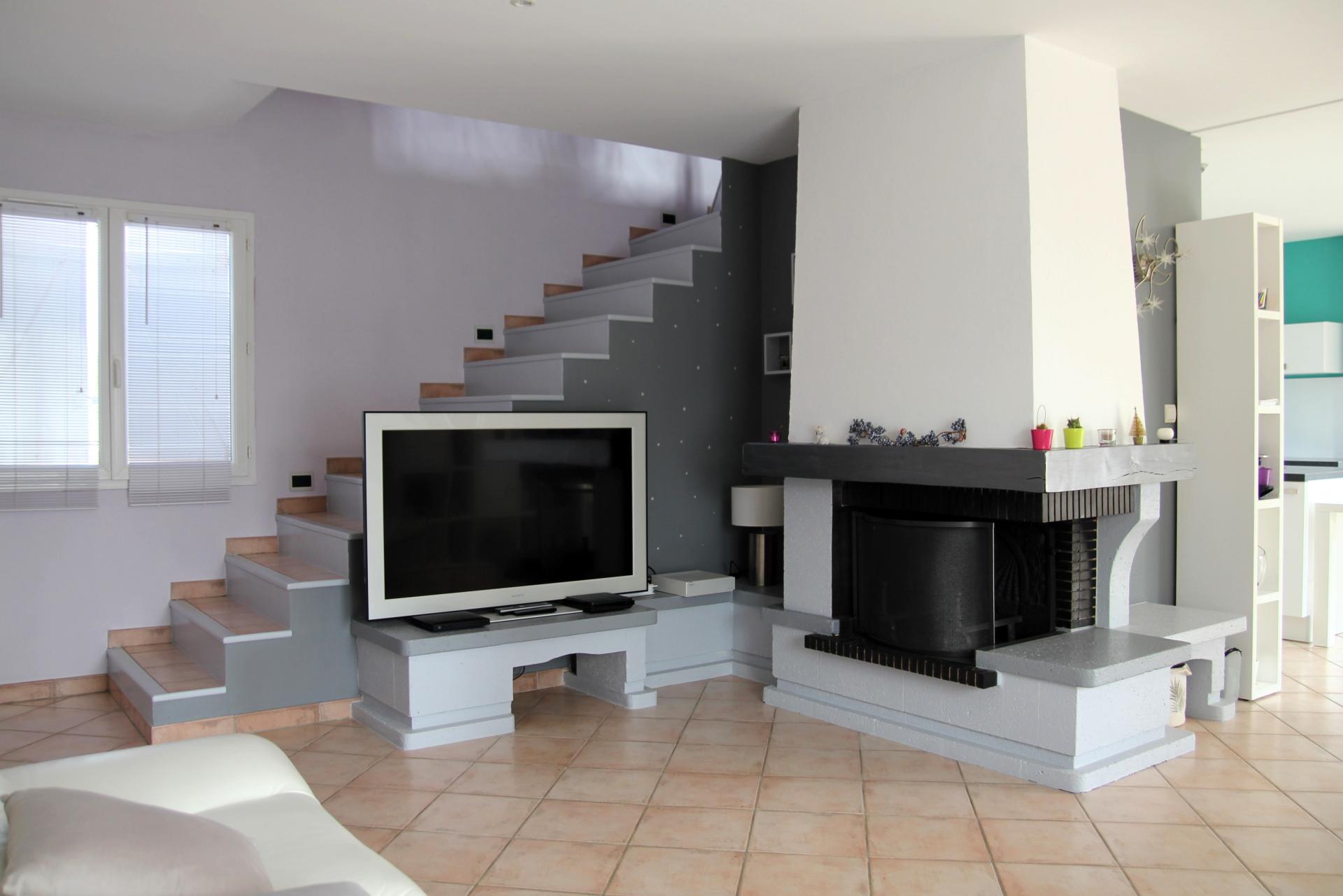 Photo 7 of the listing.