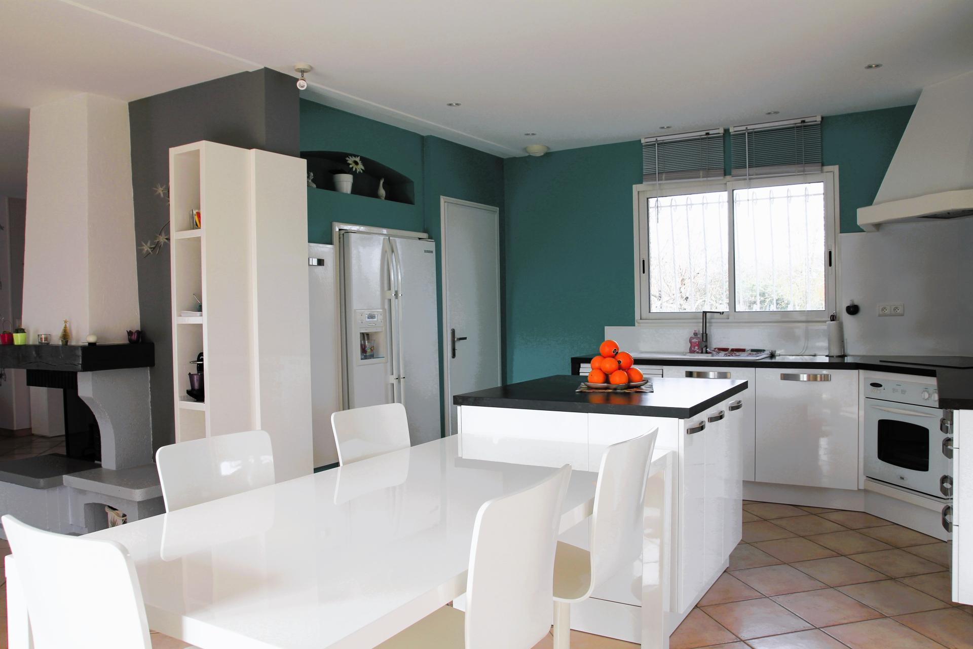 Photo 6 of the listing.