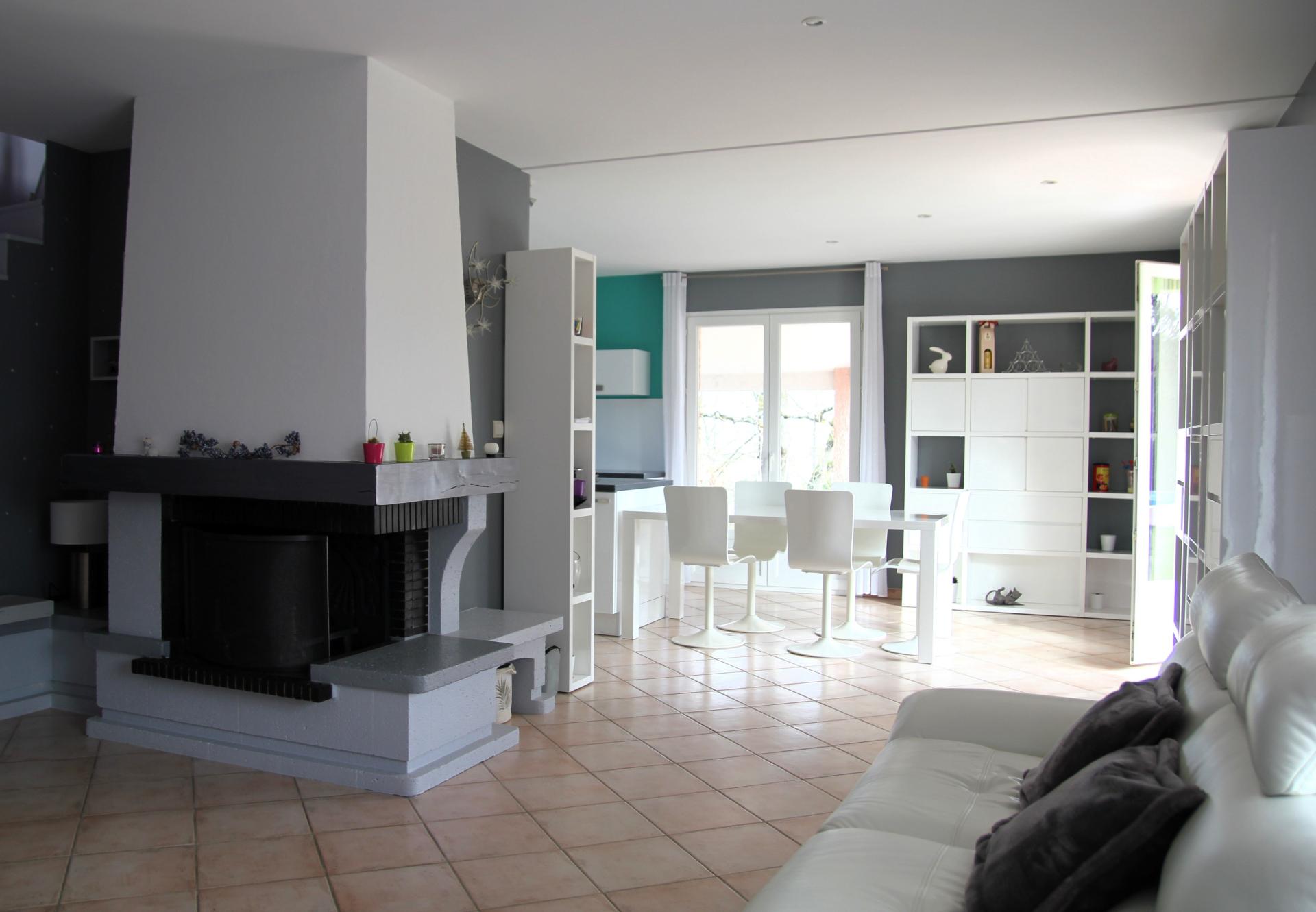 Photo 8 of the listing.