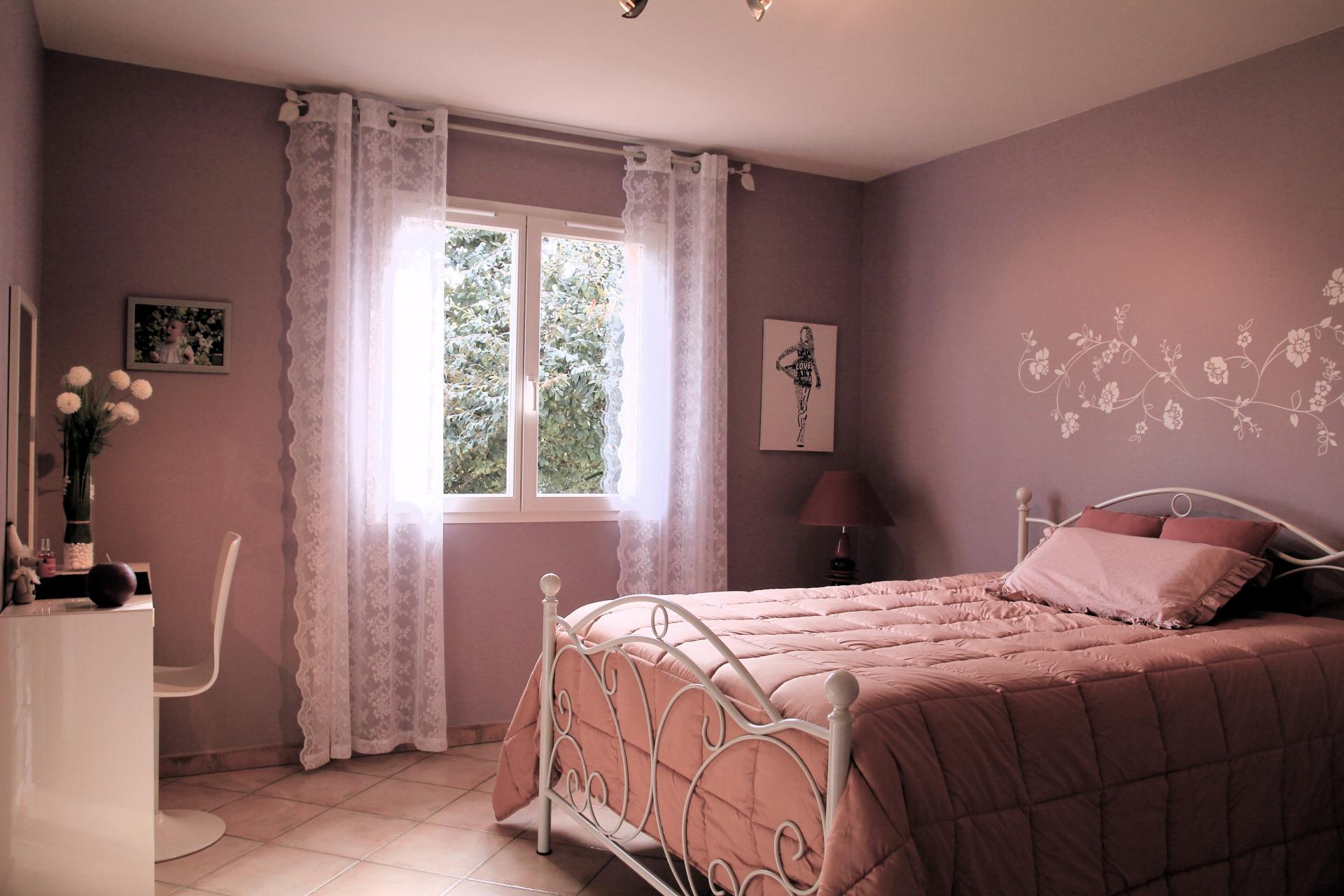 Photo 11 of the listing.