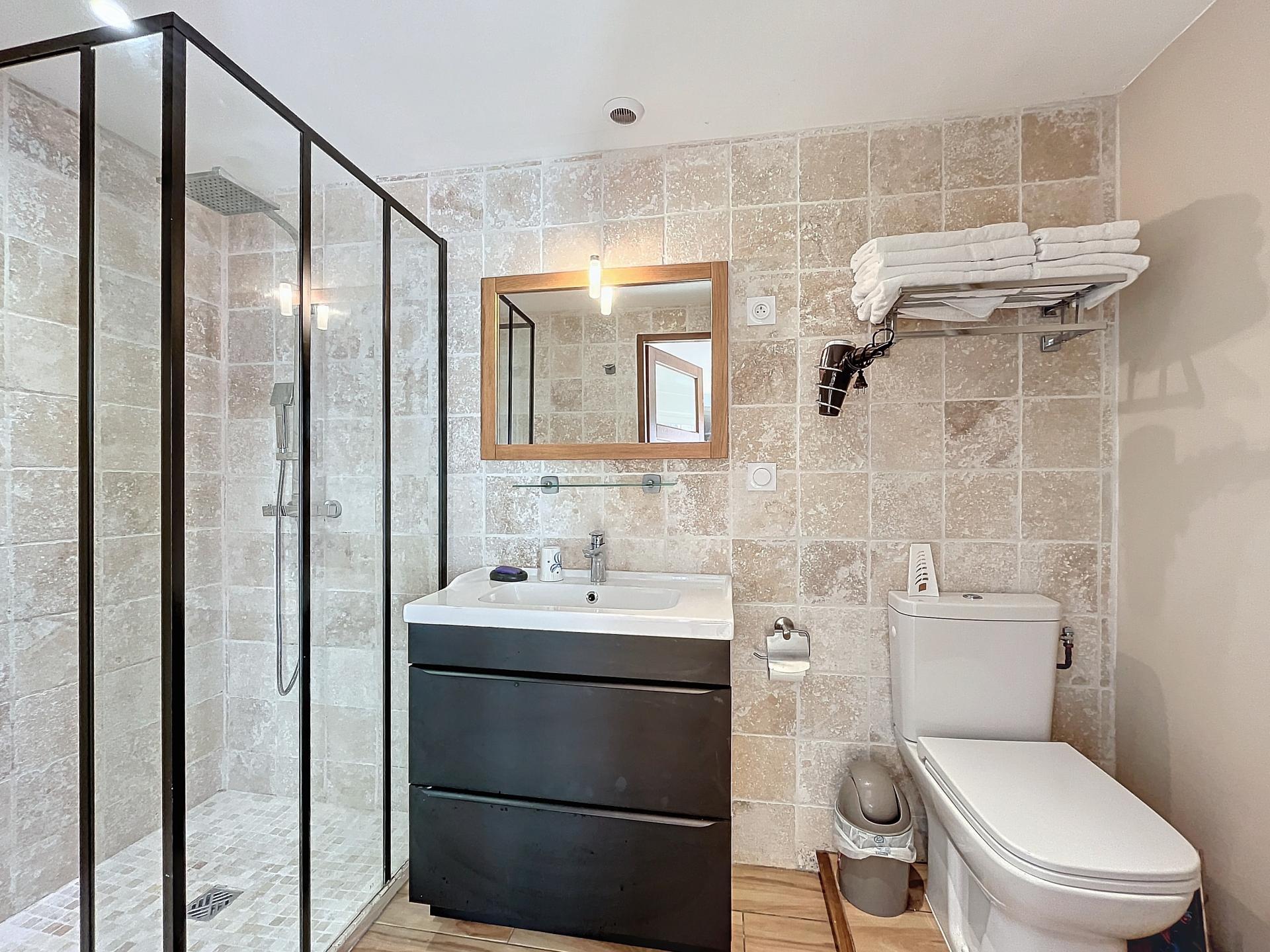 Photo 17 of the listing.