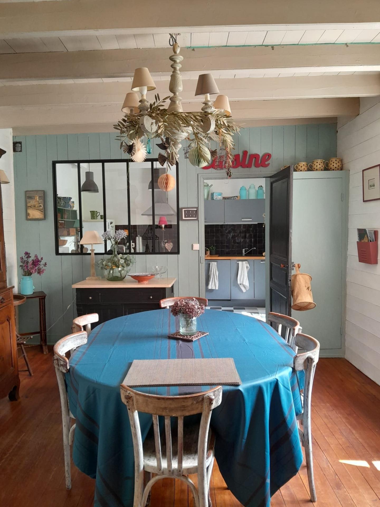 Photo 7 of the listing.