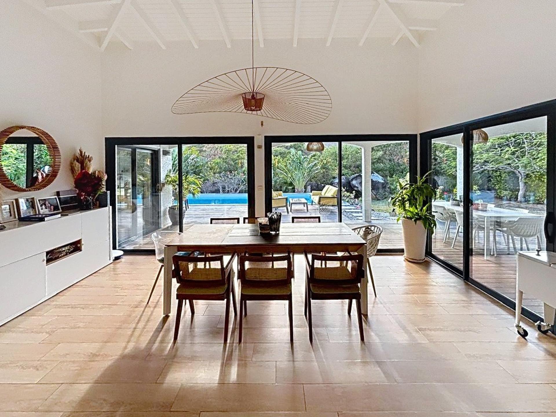 Photo 5 of the listing.