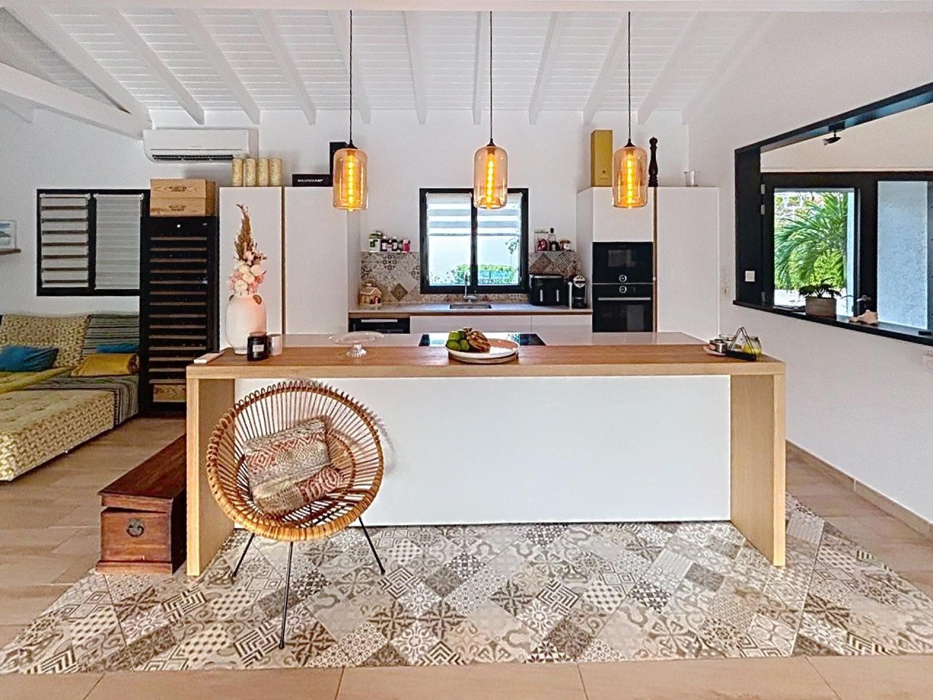 Photo 4 of the listing.