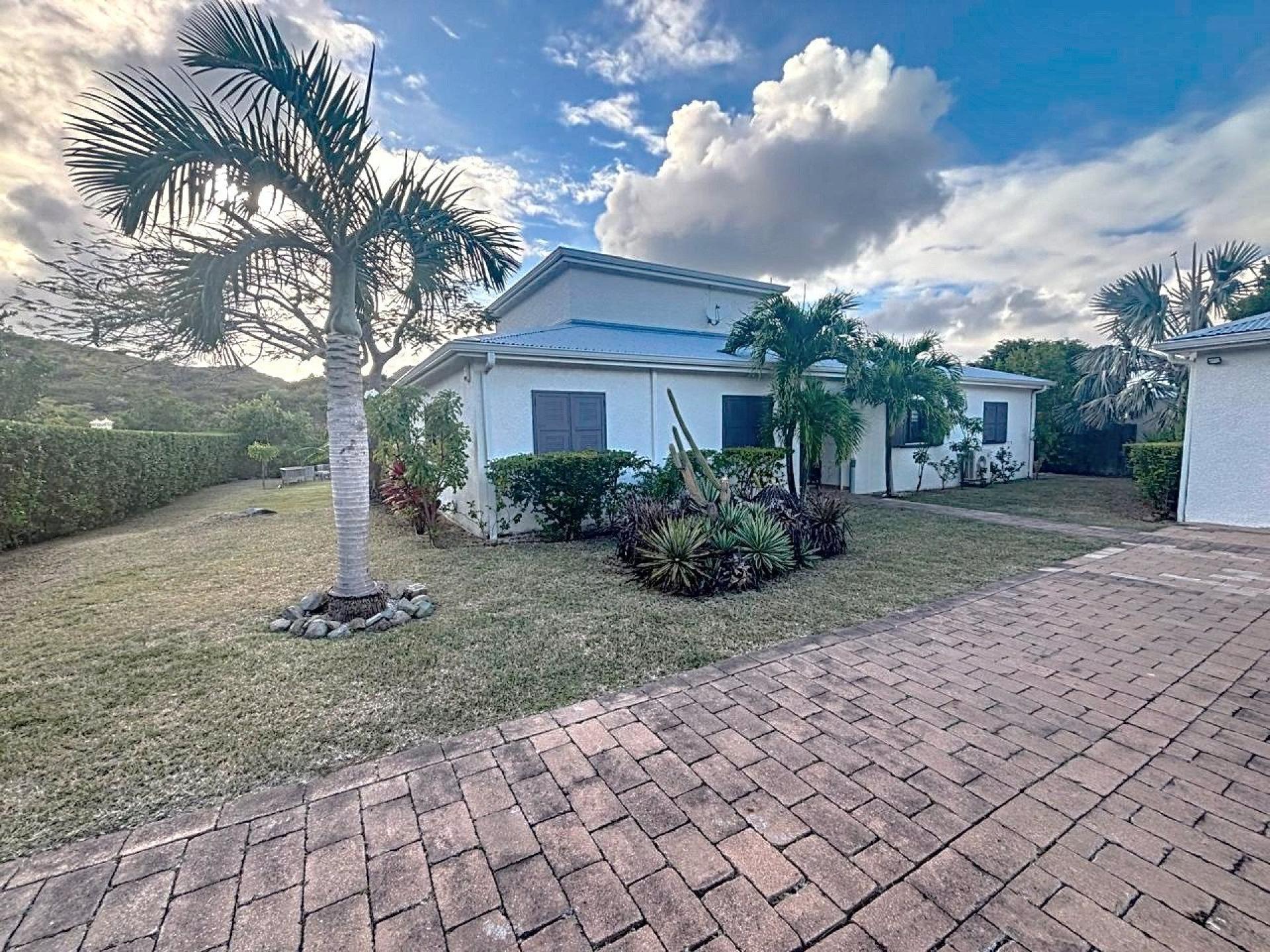 Photo 9 of the listing.