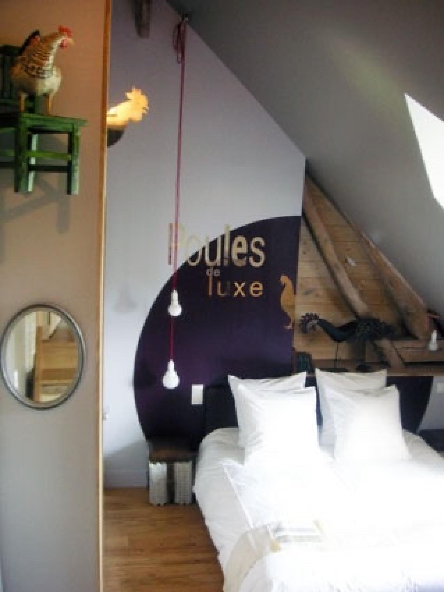 Photo 14 of the listing.