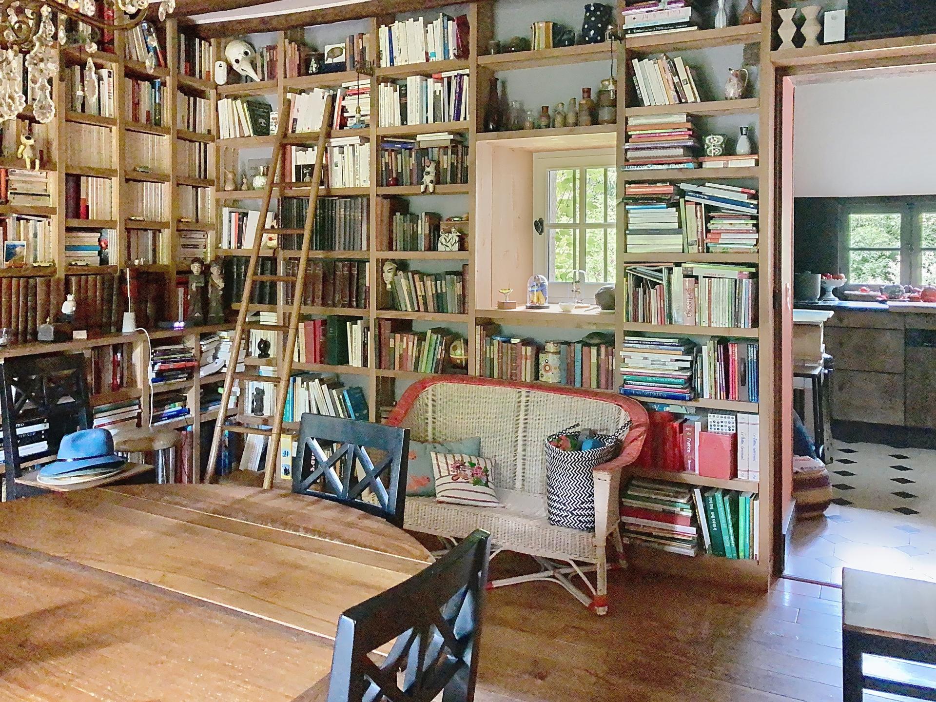 Photo 12 of the listing.