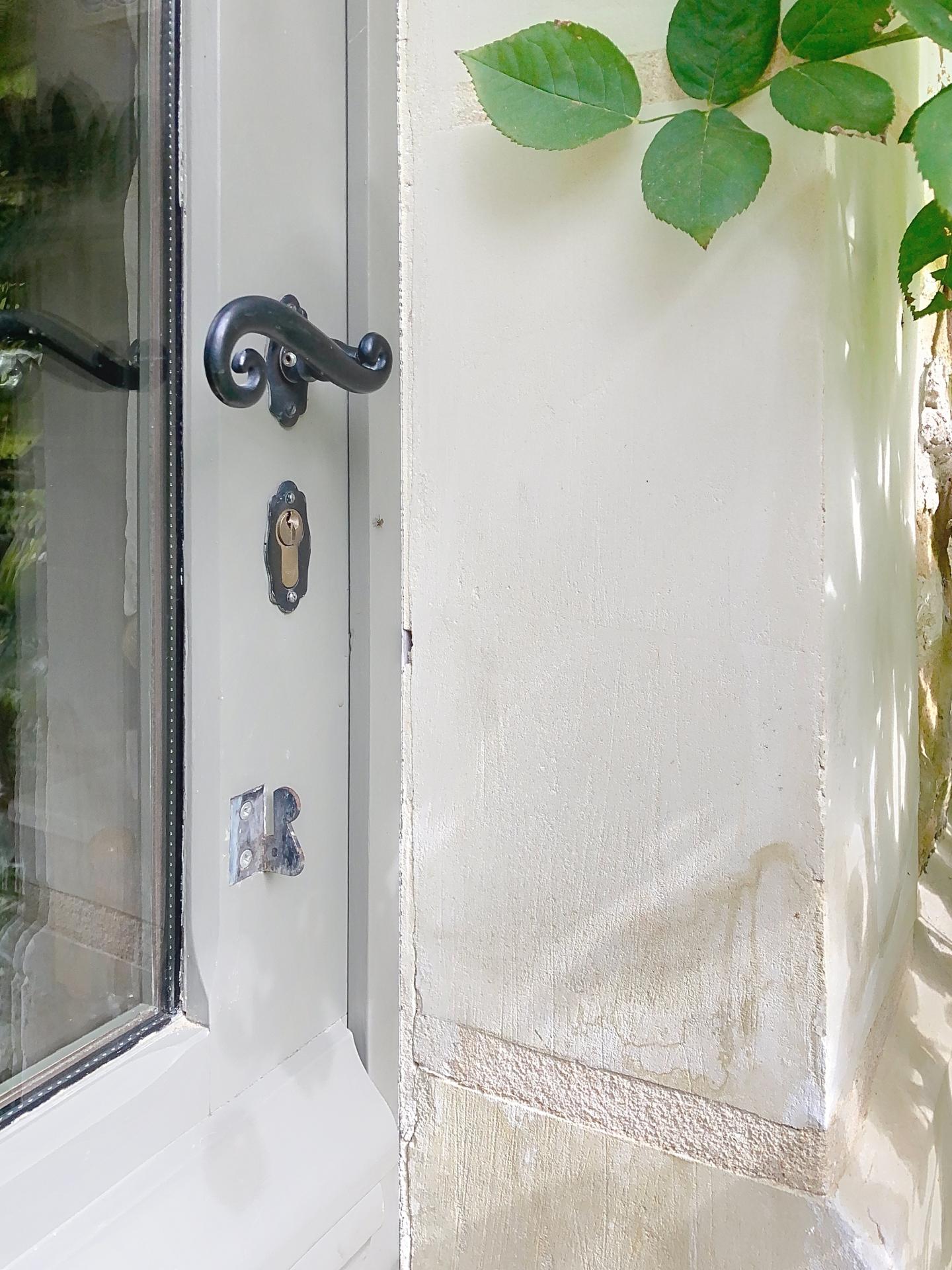 Photo 6 of the listing.