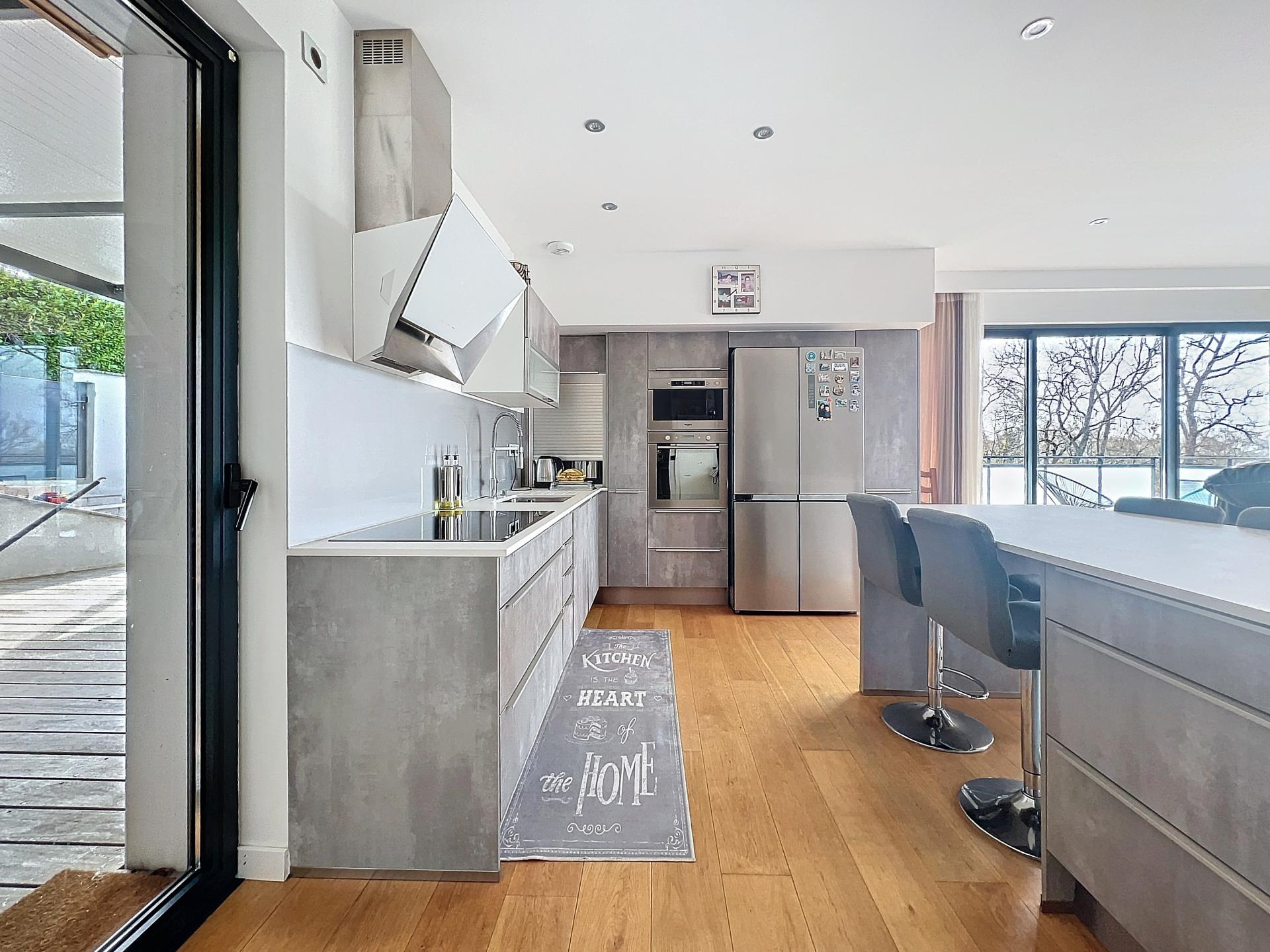 Photo 9 of the listing.